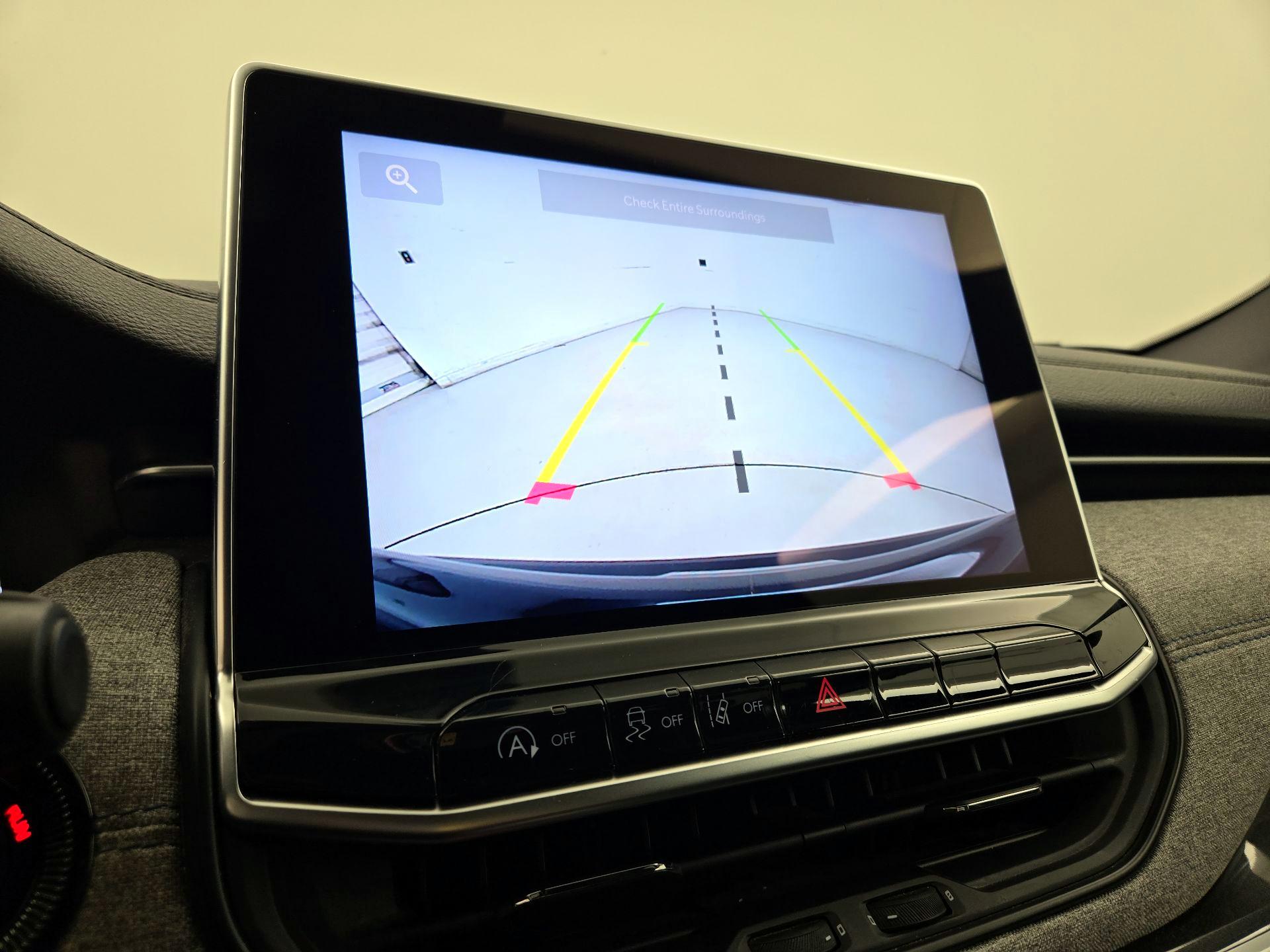 Thumbnail: 2023 Jeep Compass - 14