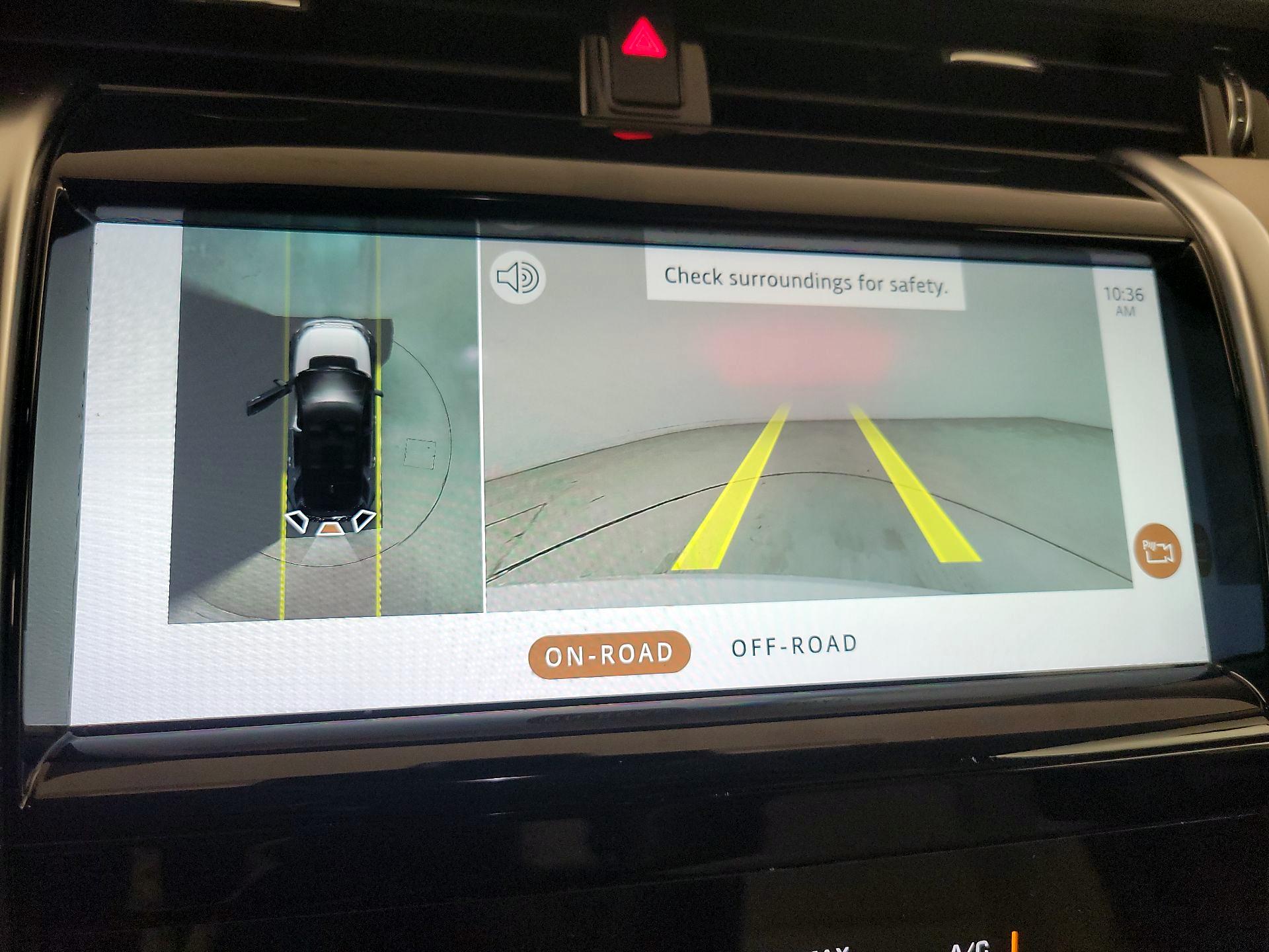 Thumbnail: 2021 Land Rover Discovery Sport - 15