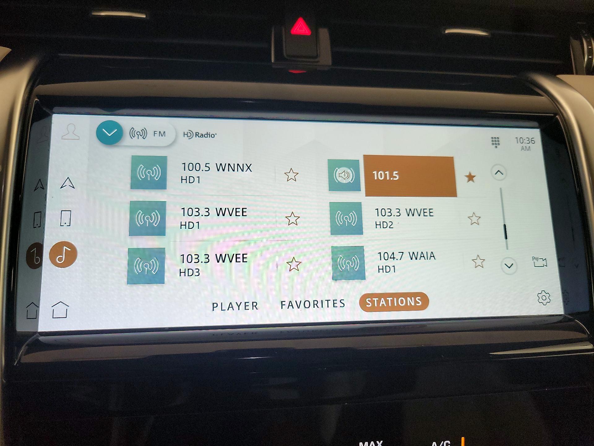 Thumbnail: 2021 Land Rover Discovery Sport - 16