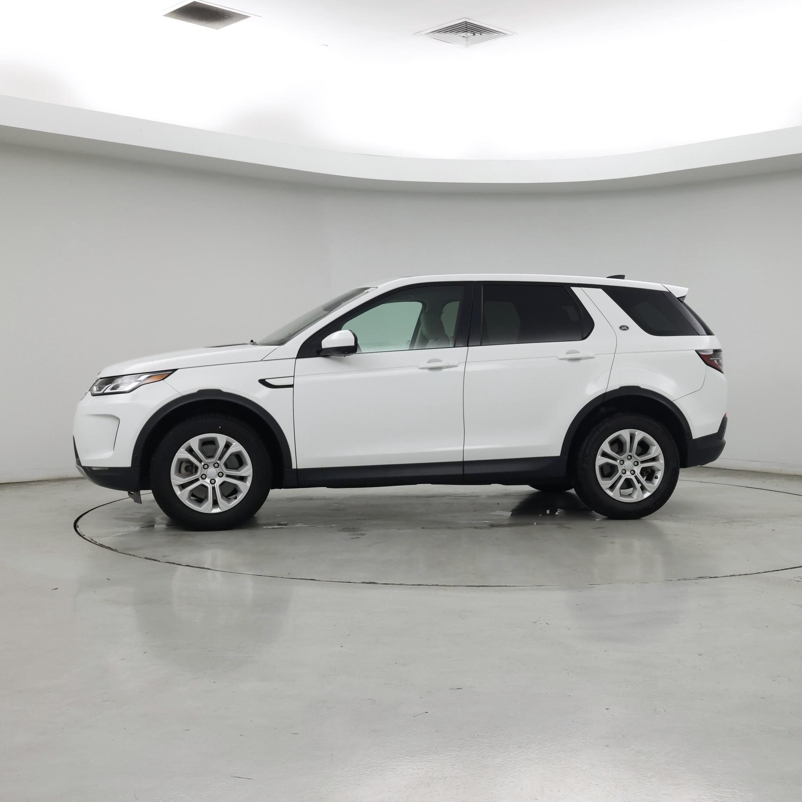 Thumbnail: 2021 Land Rover Discovery Sport - 3