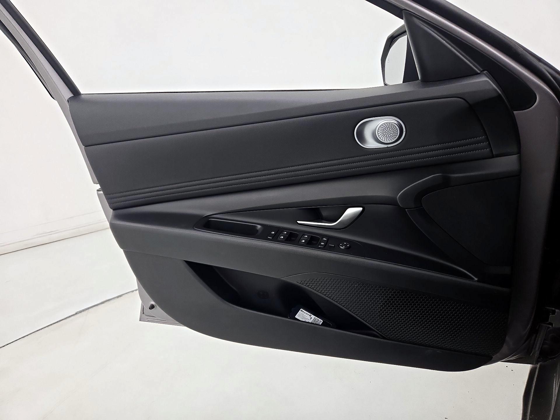 Thumbnail: 2023 Hyundai Elantra - 12