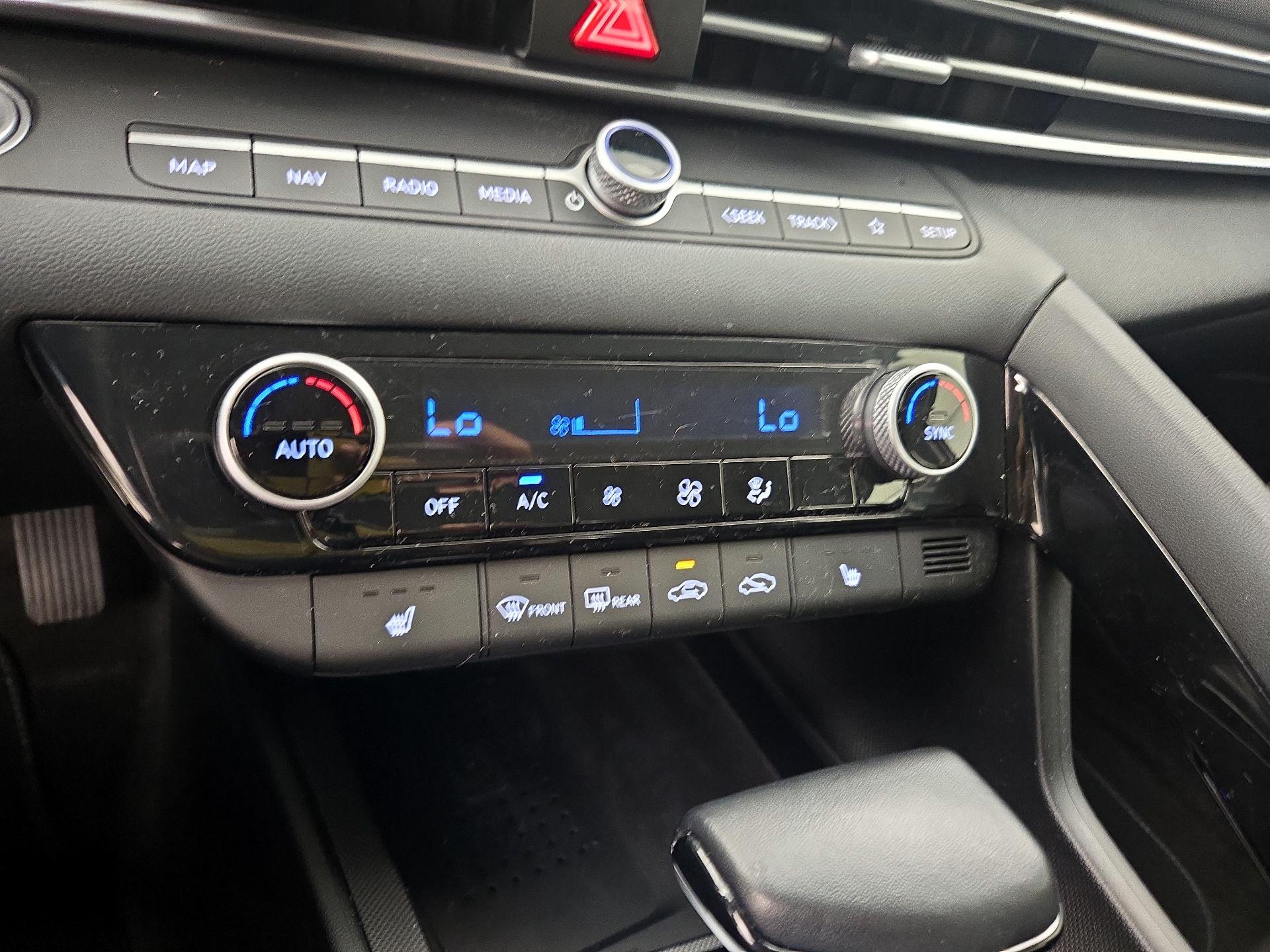 Thumbnail: 2023 Hyundai Elantra - 17