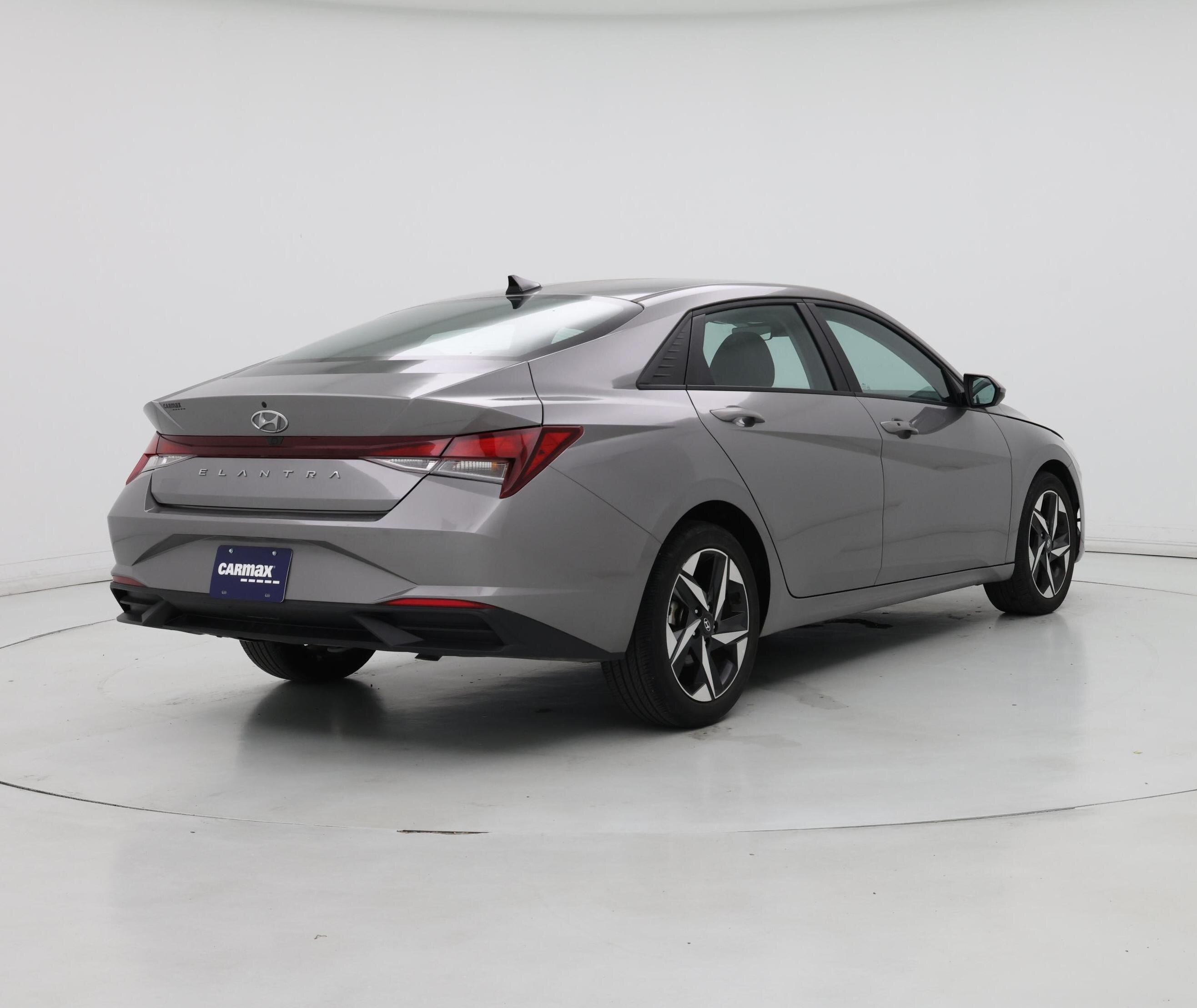 Thumbnail: 2023 Hyundai Elantra - 8