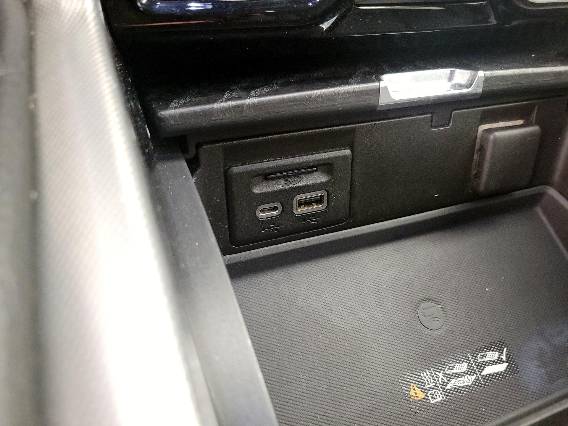 Thumbnail: 2021 GMC Yukon XL - 18