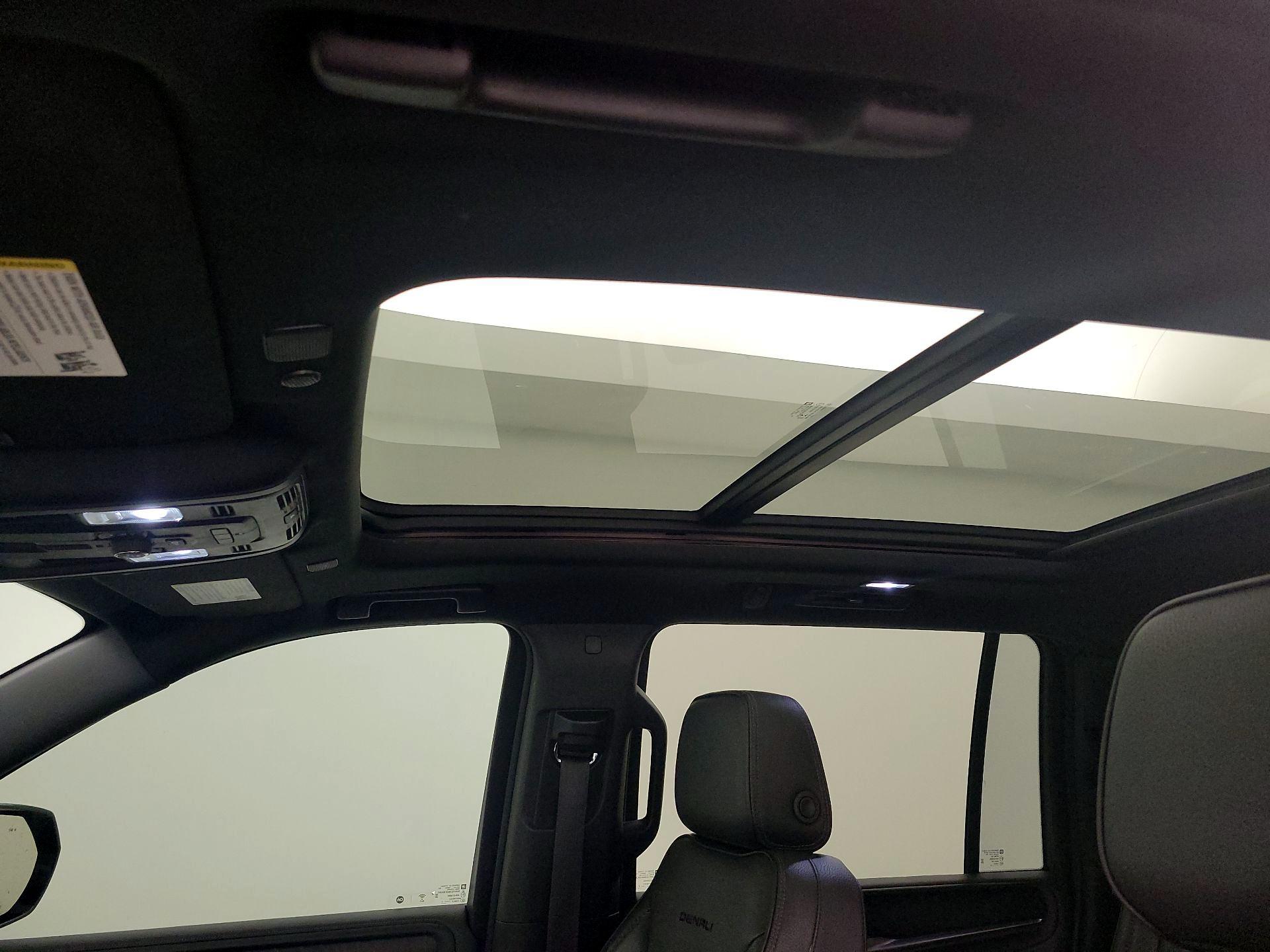 Thumbnail: 2021 GMC Yukon XL - 19