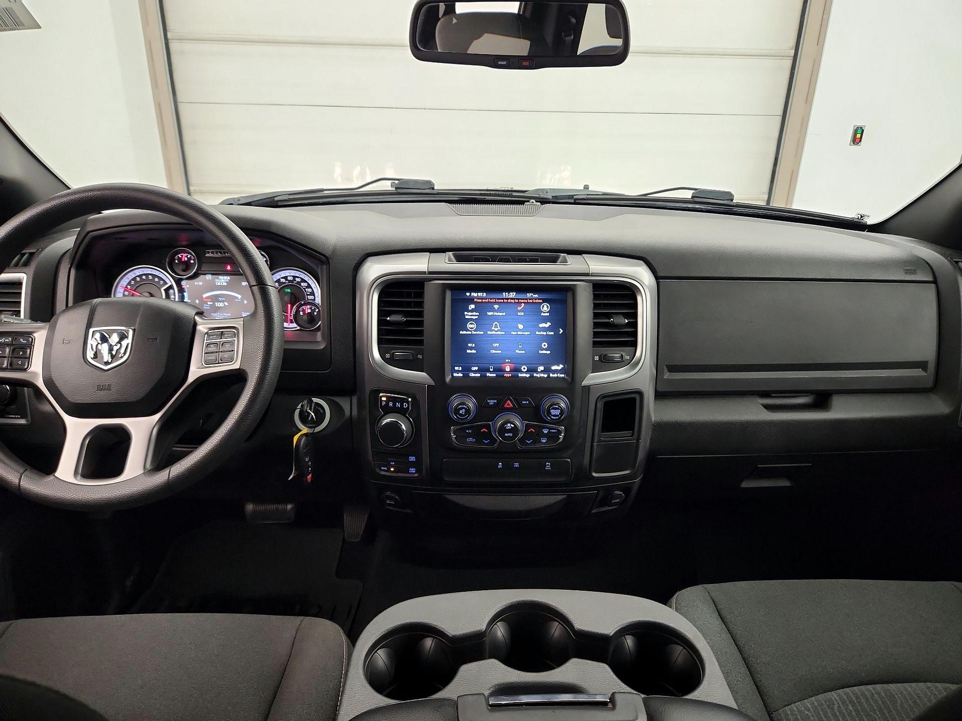 Thumbnail: 2021 RAM 1500 Classic - 9