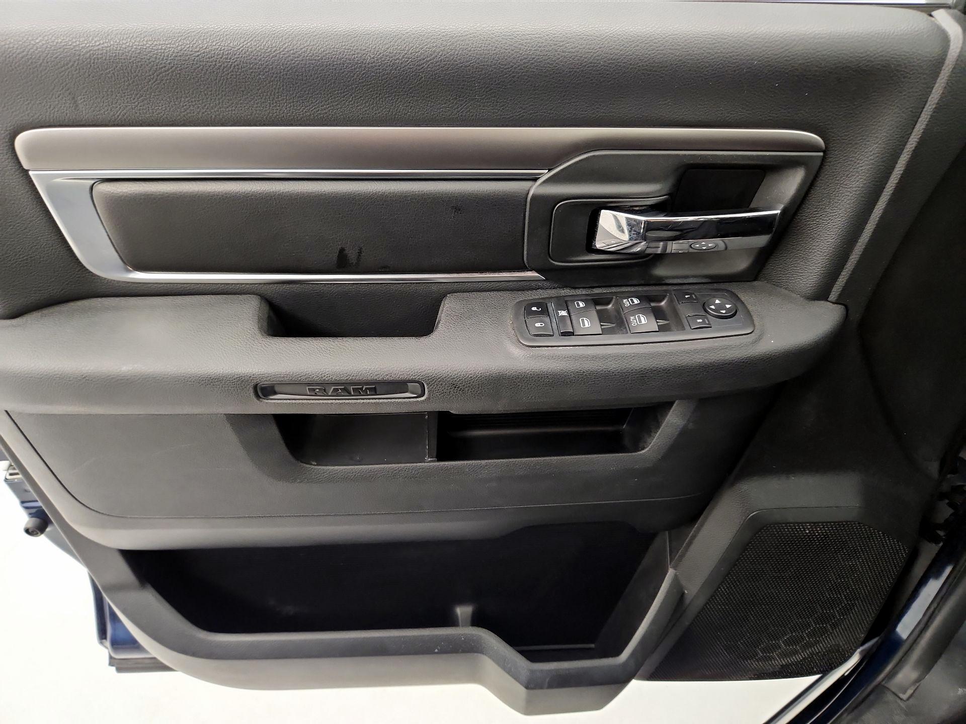 Thumbnail: 2021 RAM 1500 Classic - 12