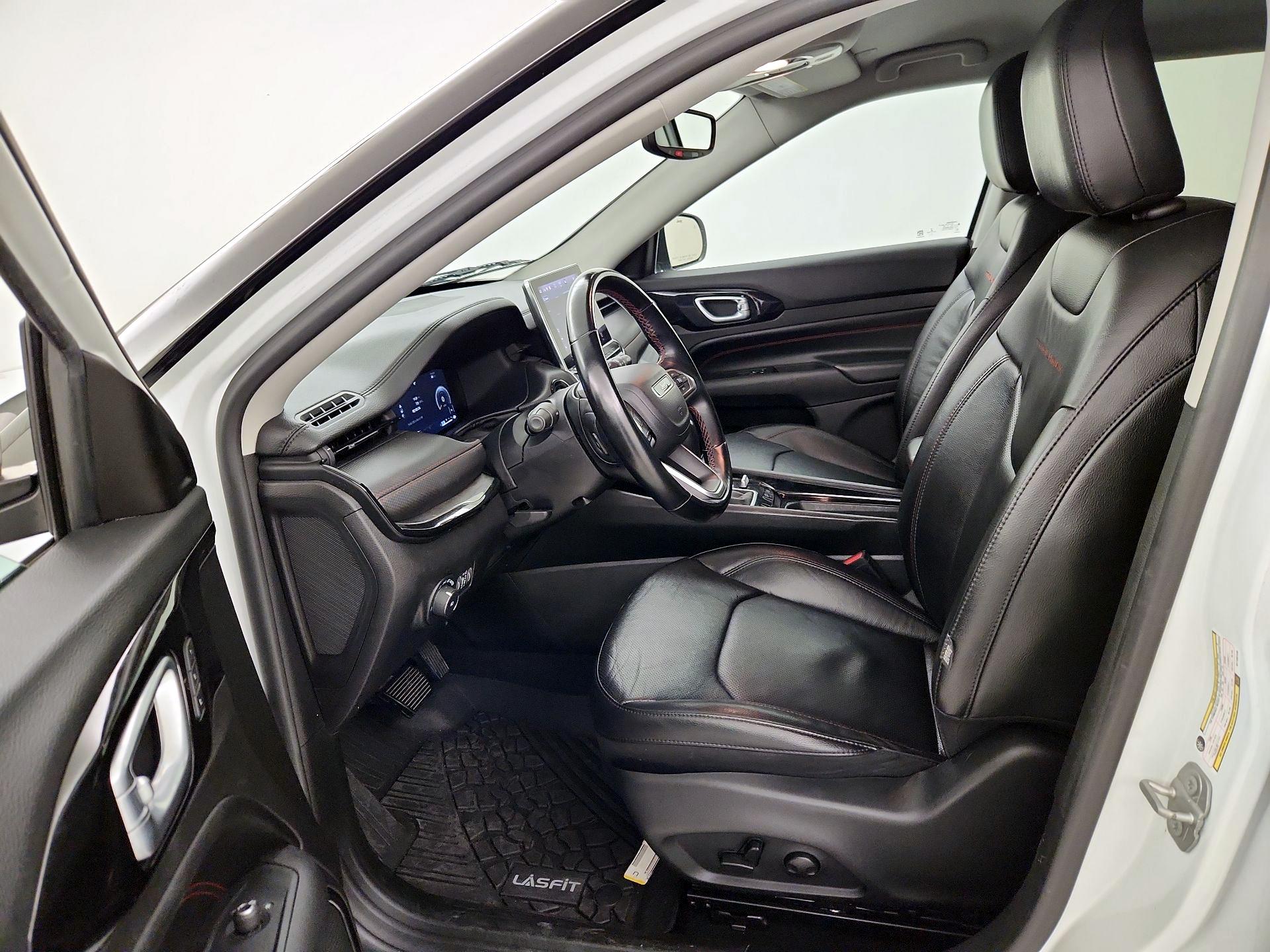 Thumbnail: 2022 Jeep Compass - 11