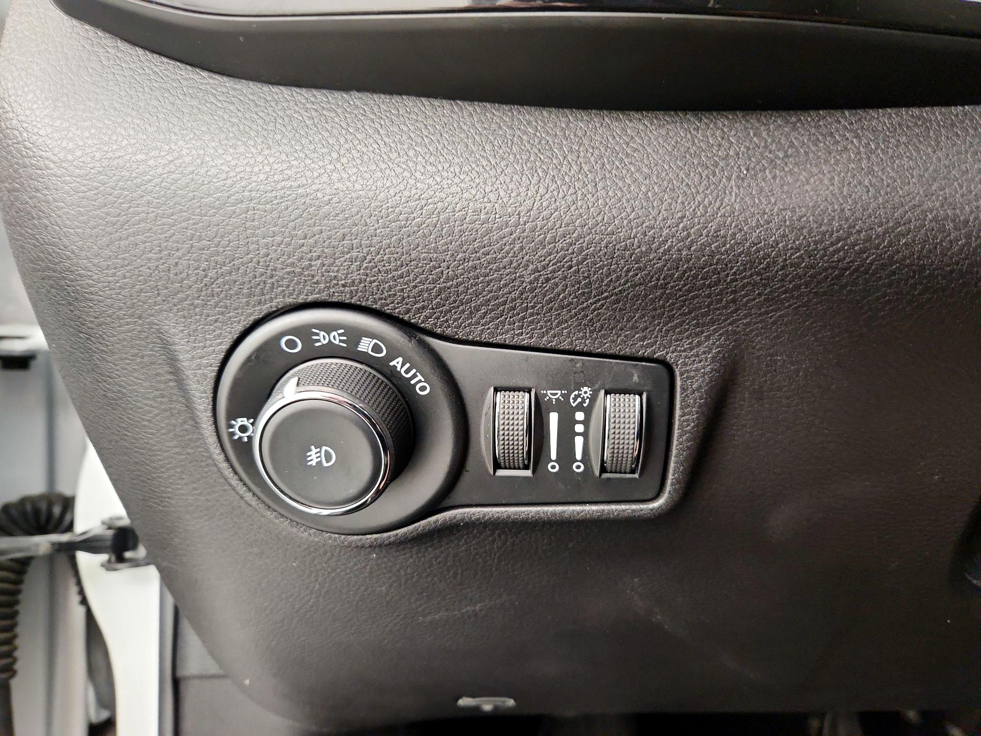 Thumbnail: 2022 Jeep Compass - 13