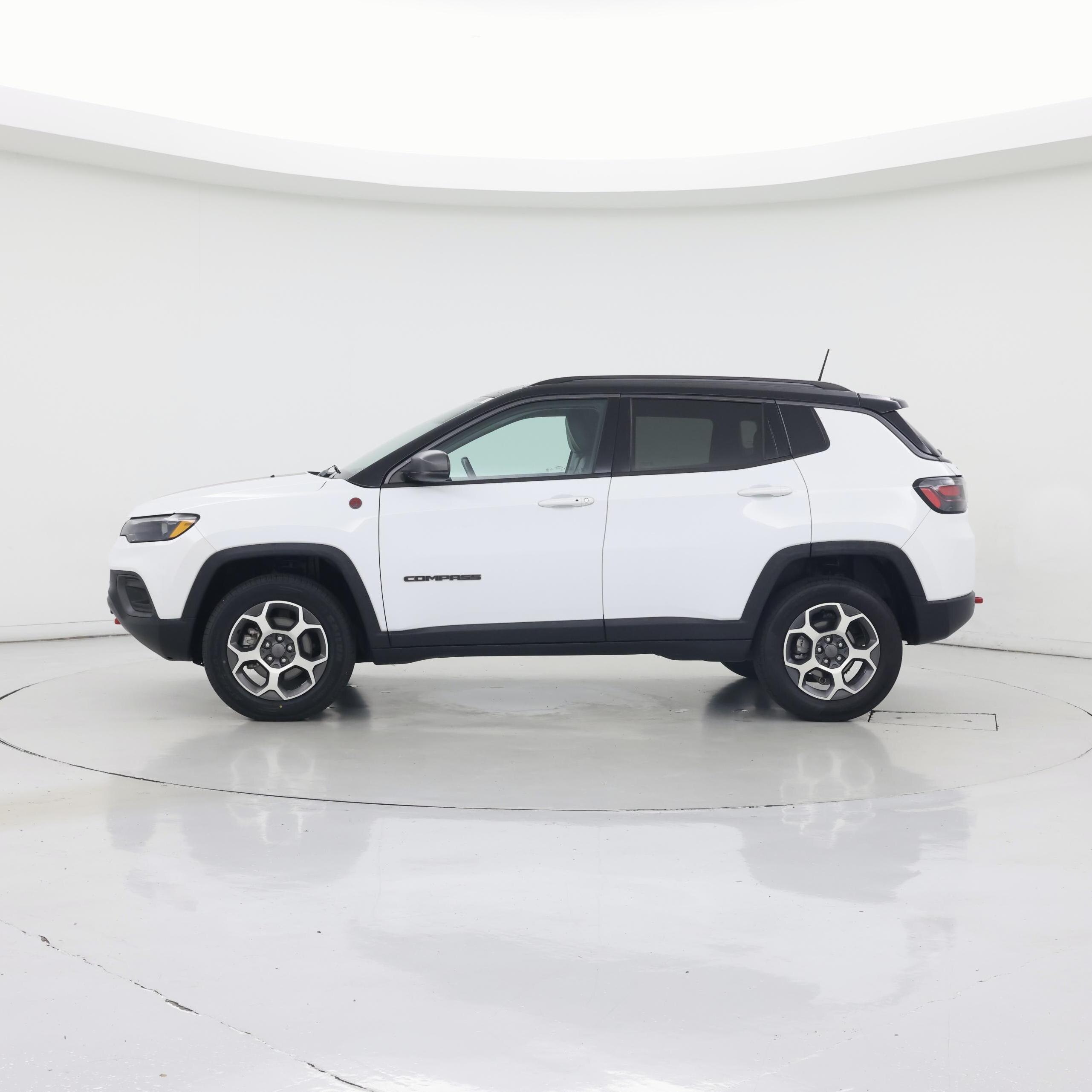 Thumbnail: 2022 Jeep Compass - 3