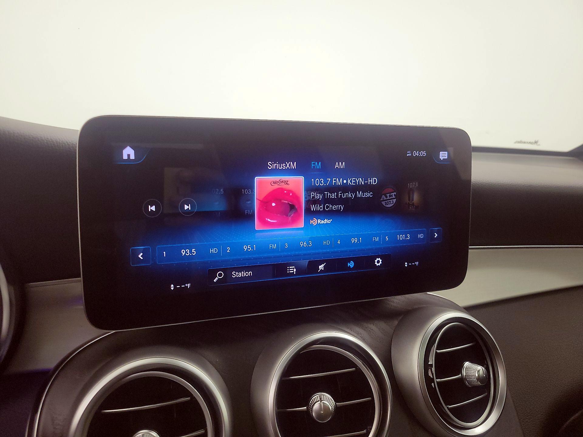 Thumbnail: 2022 Mercedes-Benz GLC - 15