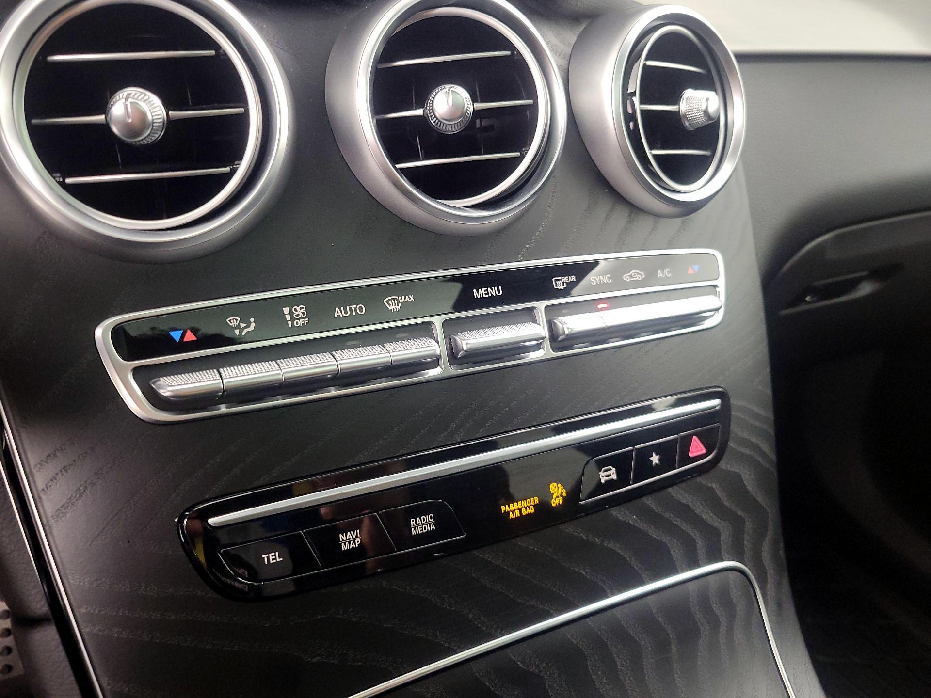 Thumbnail: 2022 Mercedes-Benz GLC - 16