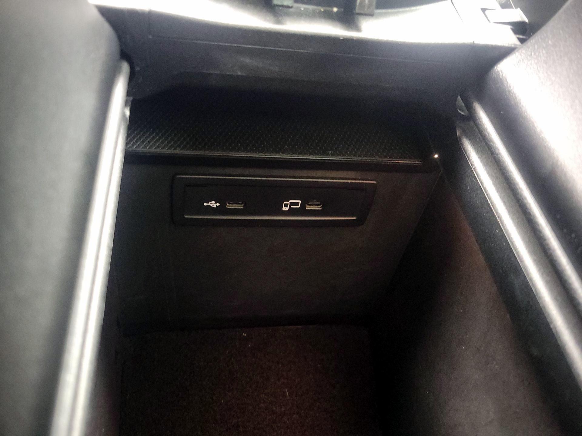 Thumbnail: 2022 Mercedes-Benz GLC - 18