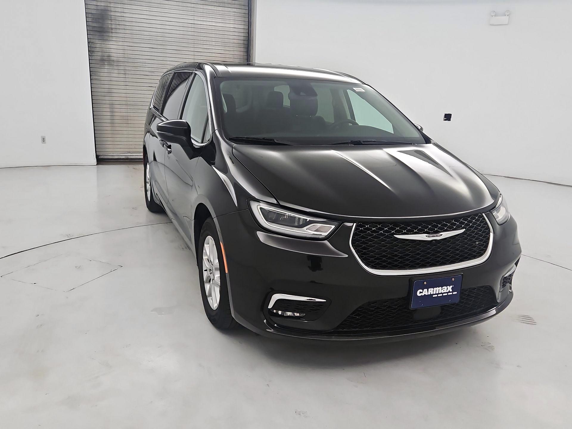 Thumbnail: 2023 Chrysler Pacifica - 1