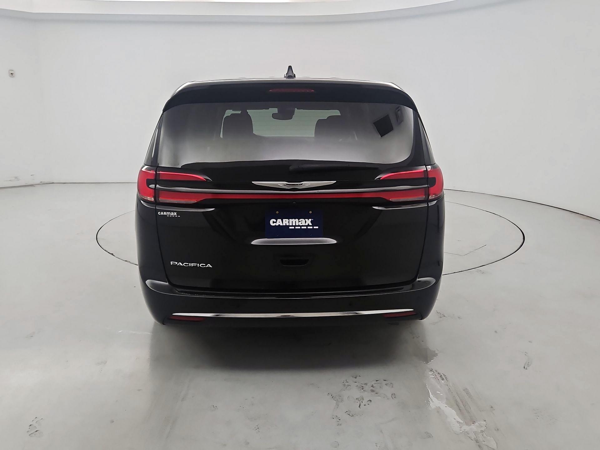 Thumbnail: 2023 Chrysler Pacifica - 6