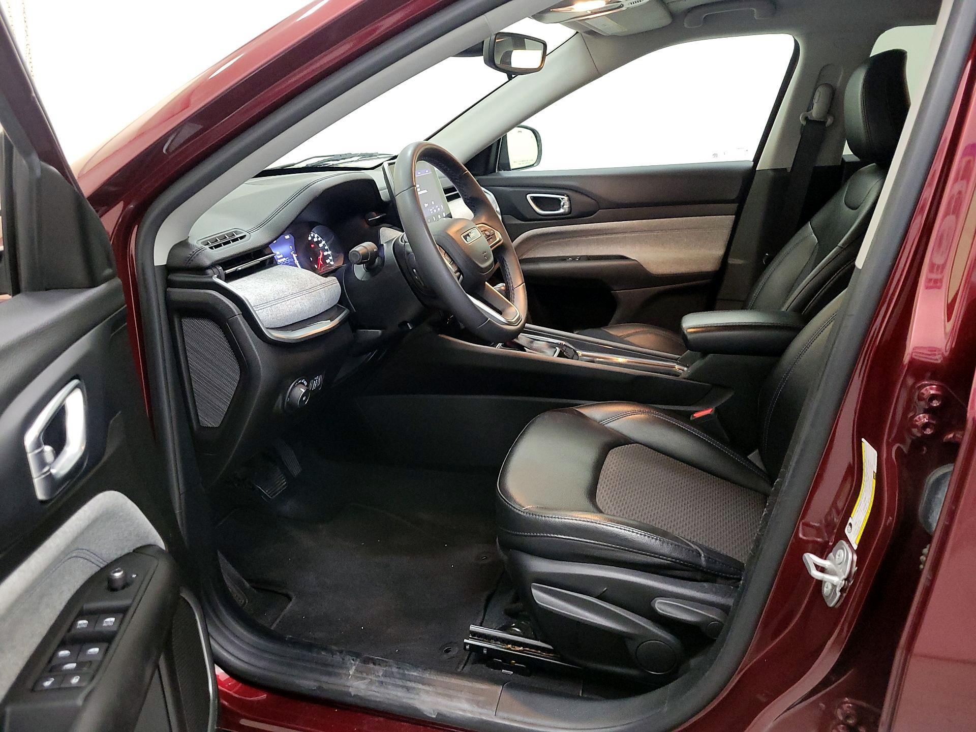 Thumbnail: 2022 Jeep Compass - 11