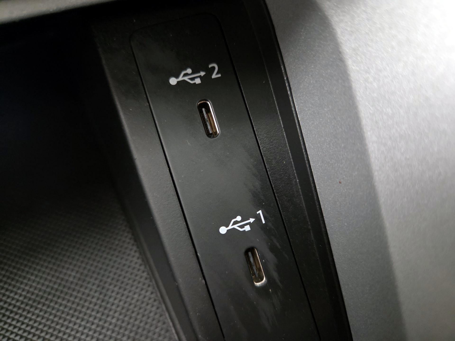 Thumbnail: 2023 Audi Q3 - 19