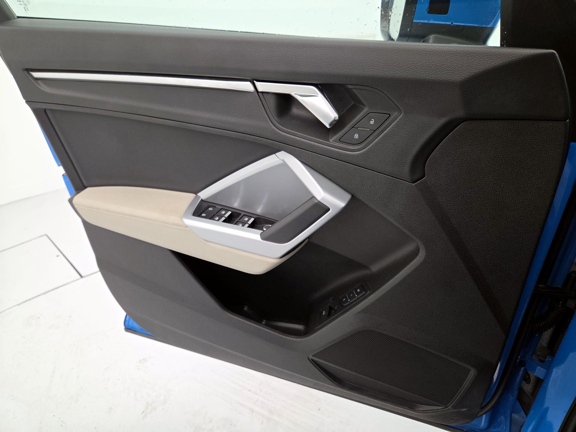 Thumbnail: 2023 Audi Q3 - 20