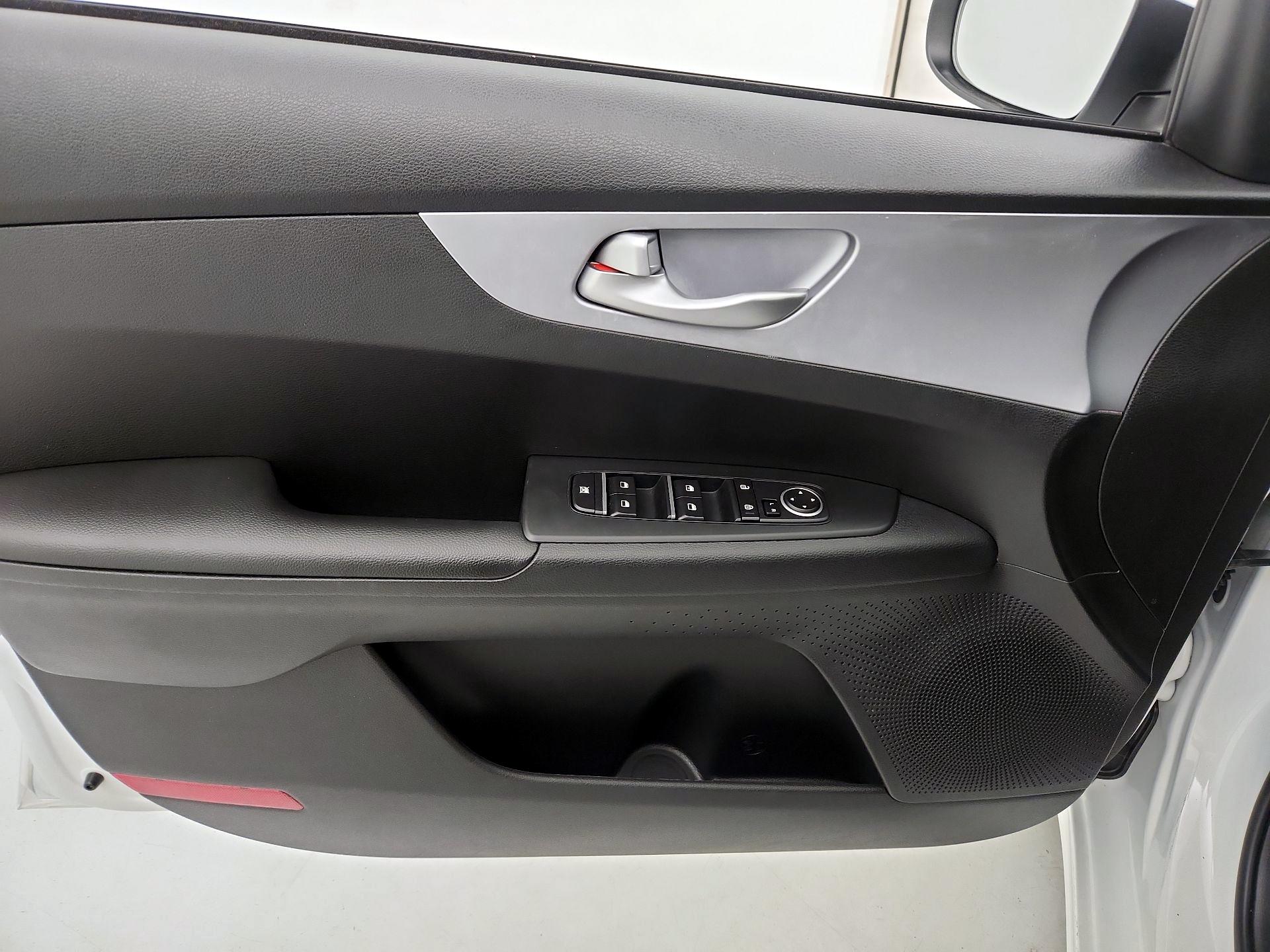 Thumbnail: 2024 Kia Forte - 12