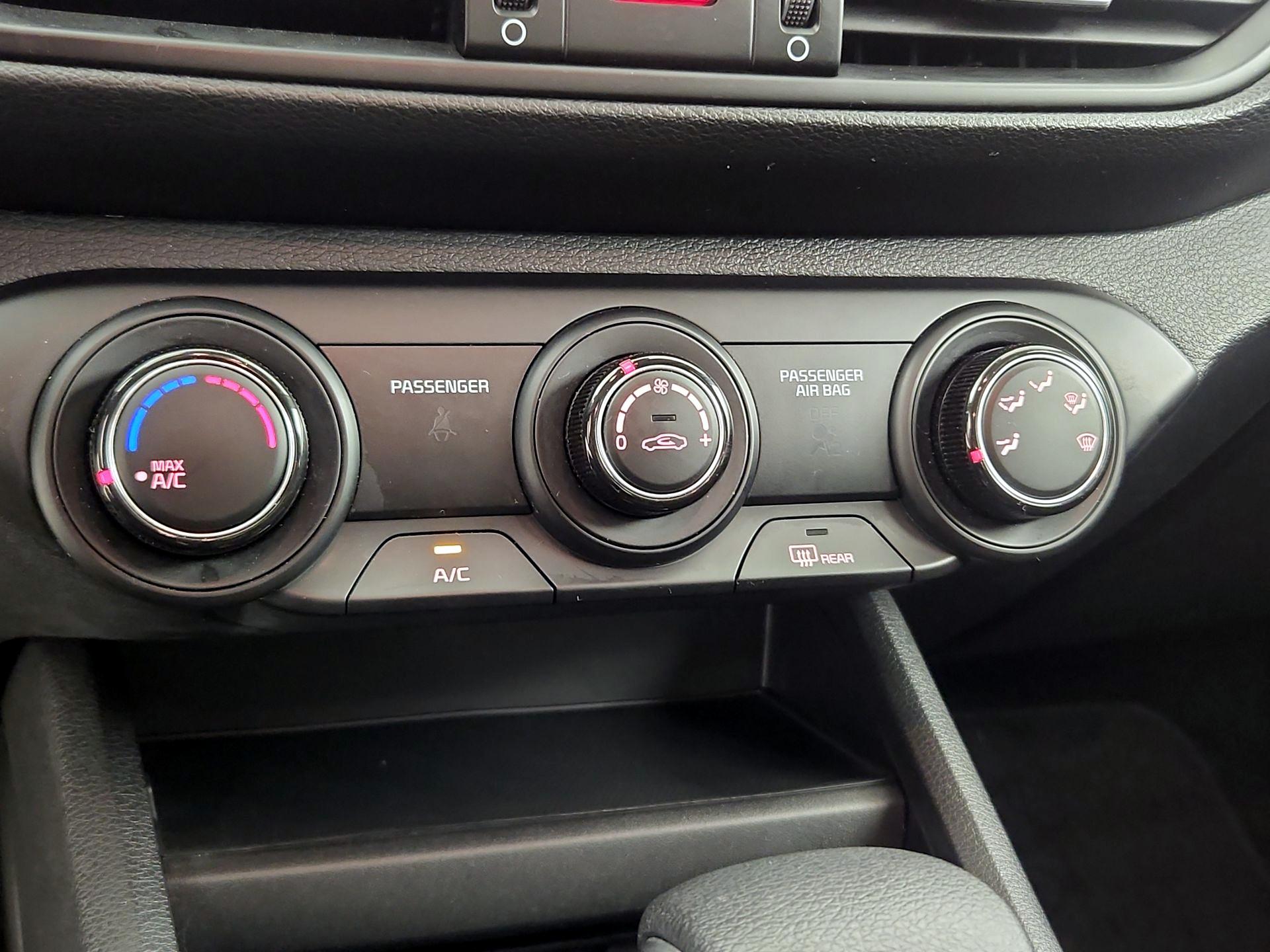 Thumbnail: 2024 Kia Forte - 16