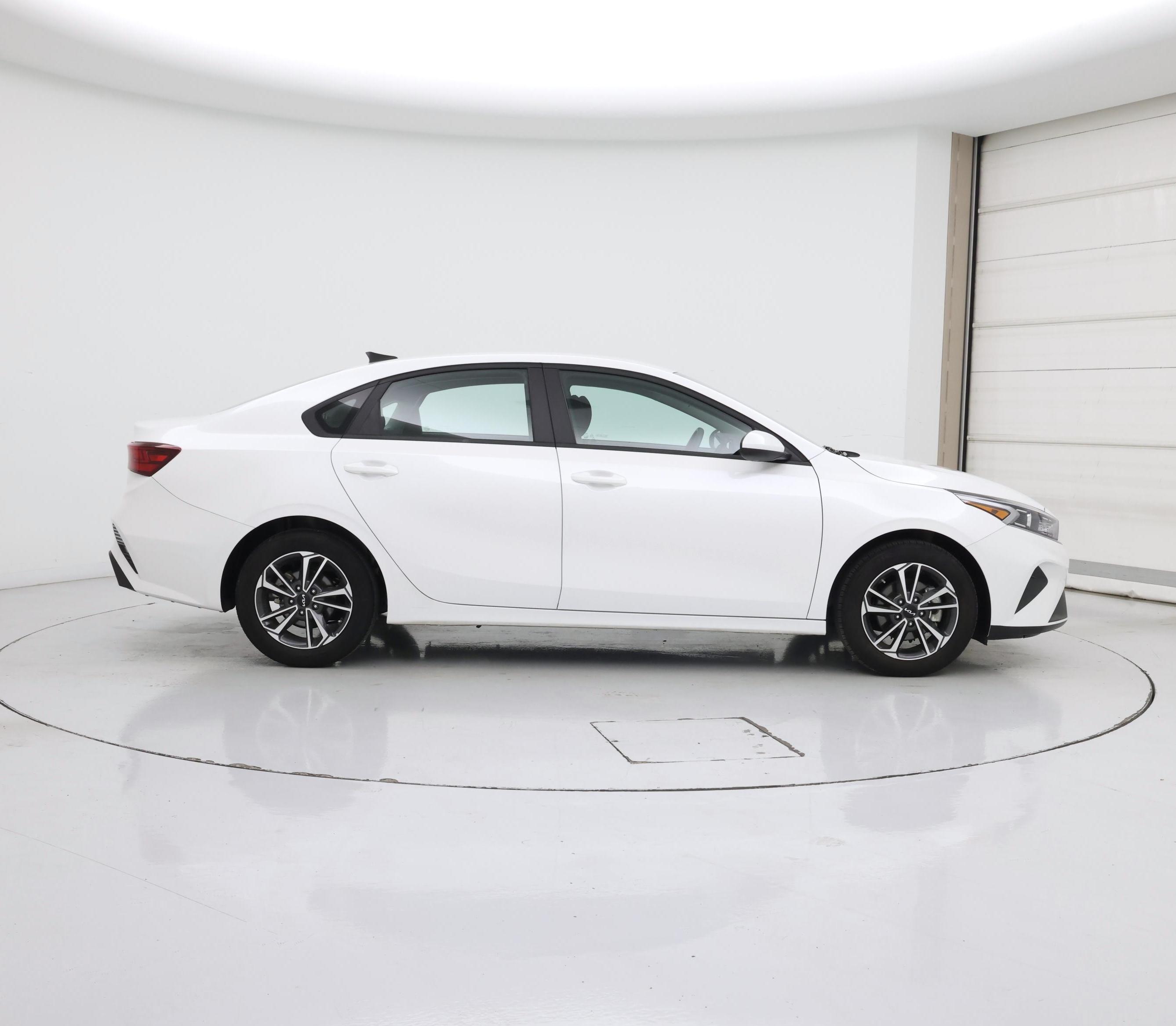 Thumbnail: 2024 Kia Forte - 7