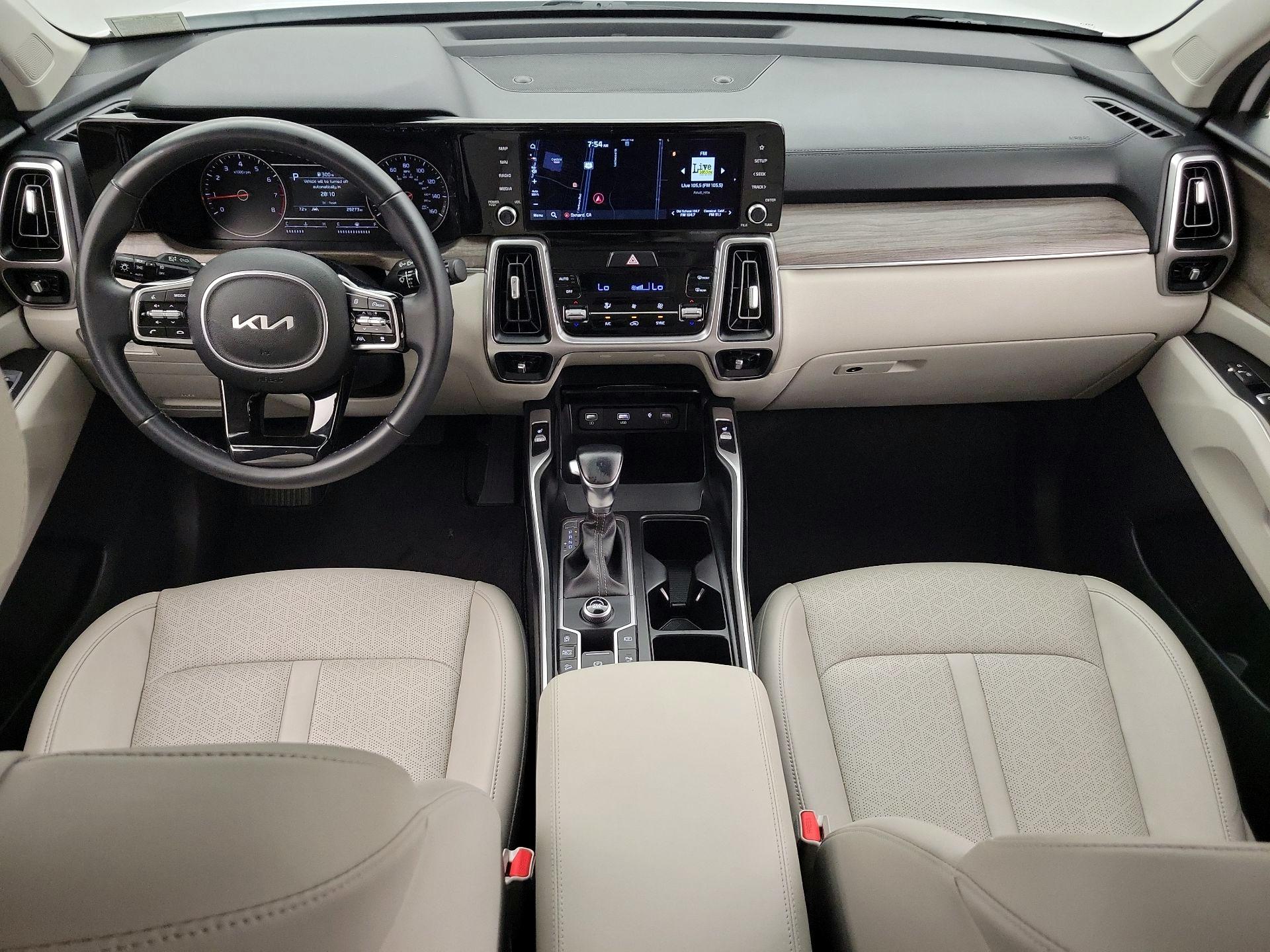 Thumbnail: 2023 Kia Sorento - 9