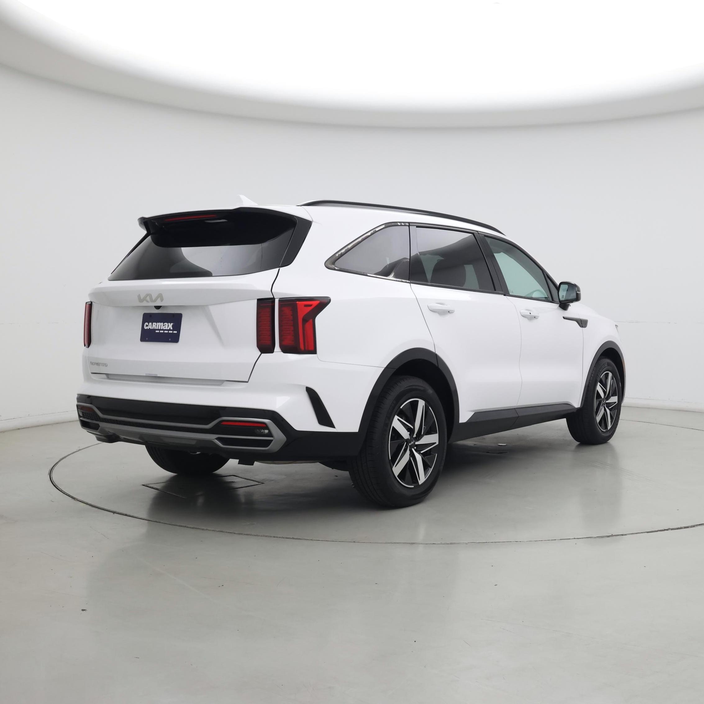 Thumbnail: 2023 Kia Sorento - 8