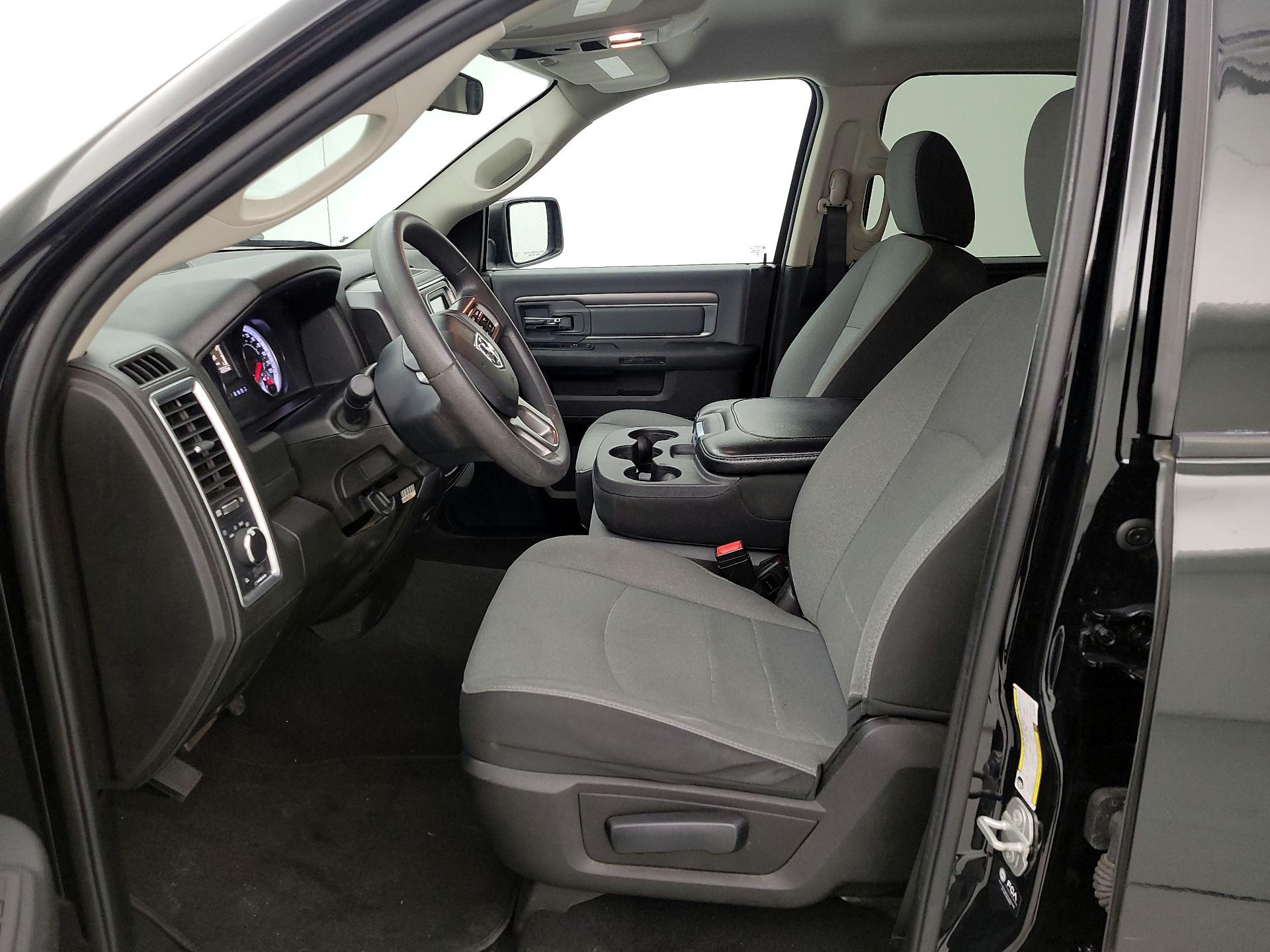 Thumbnail: 2024 RAM 1500 Classic - 11