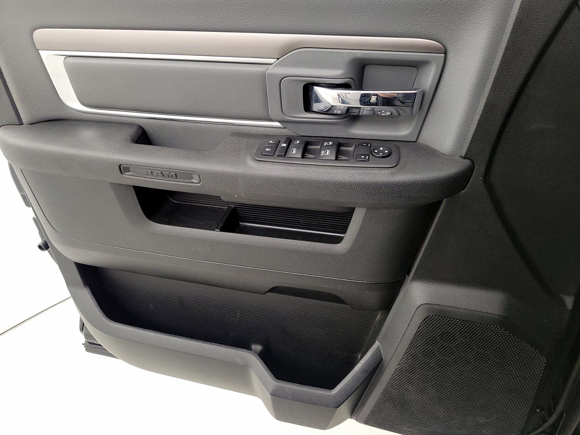 Thumbnail: 2024 RAM 1500 Classic - 12