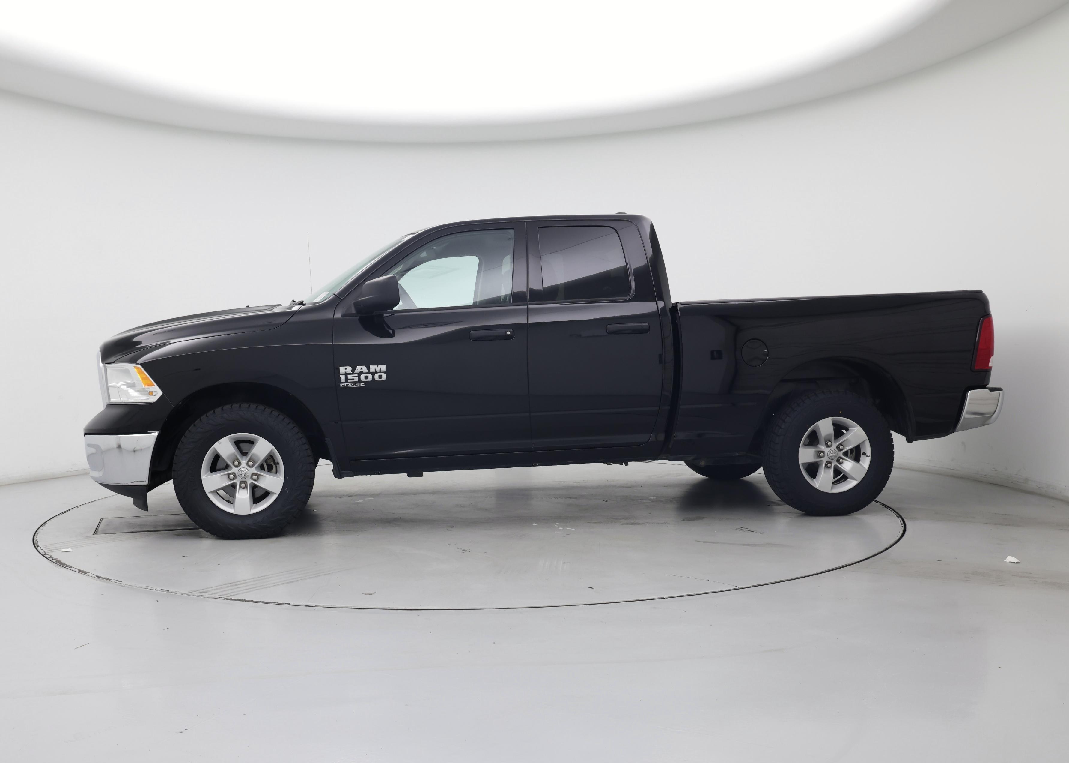 Thumbnail: 2024 RAM 1500 Classic - 3