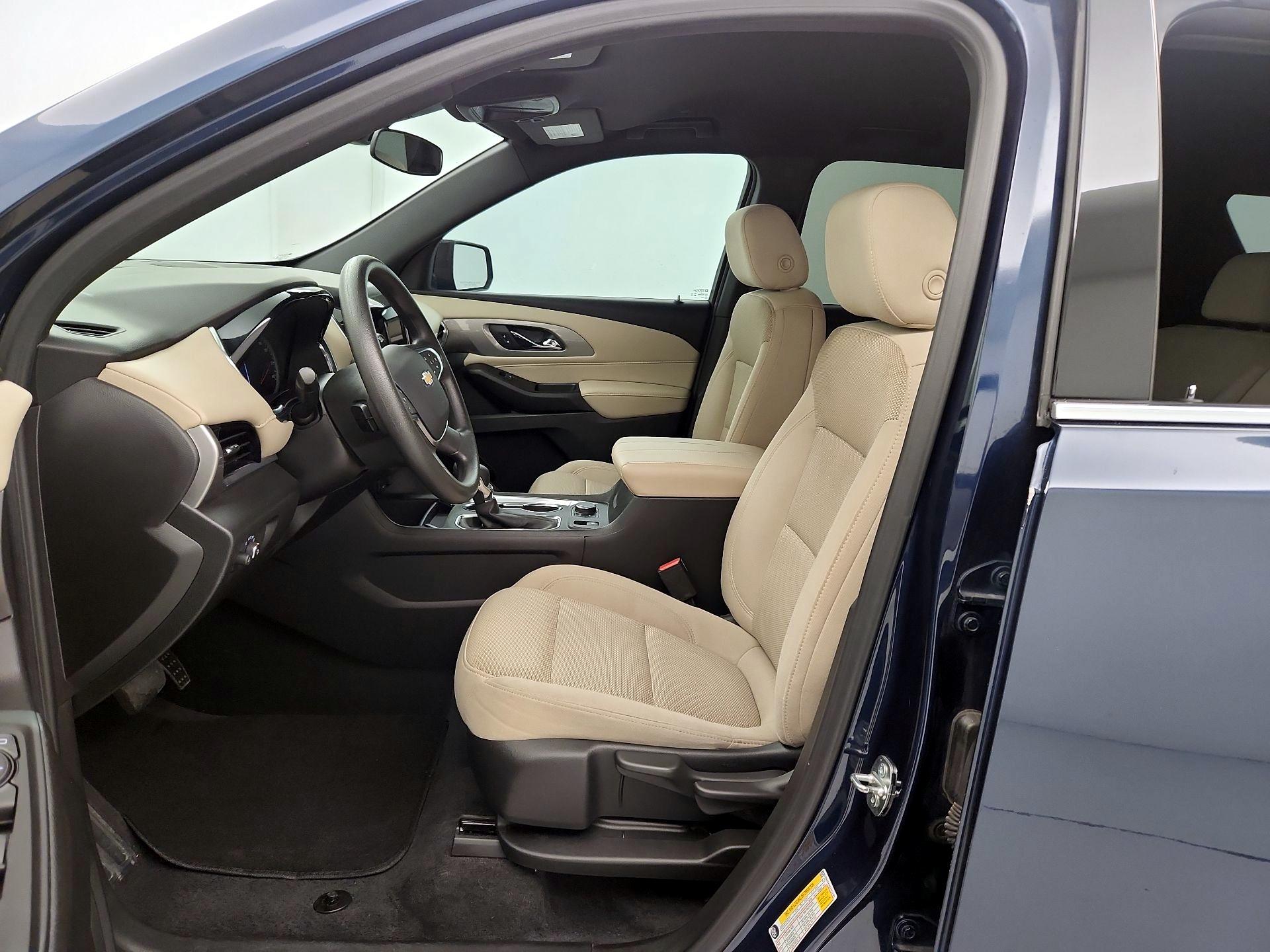 Thumbnail: 2023 Chevrolet Traverse - 11