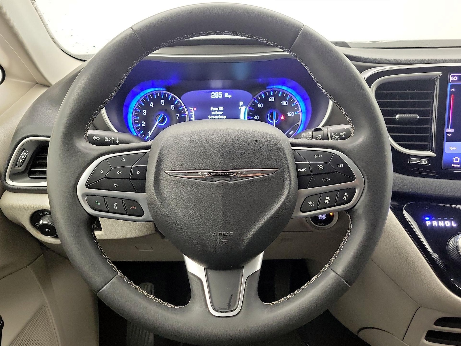 2023 Chrysler Pacifica Touring L - Photo 11