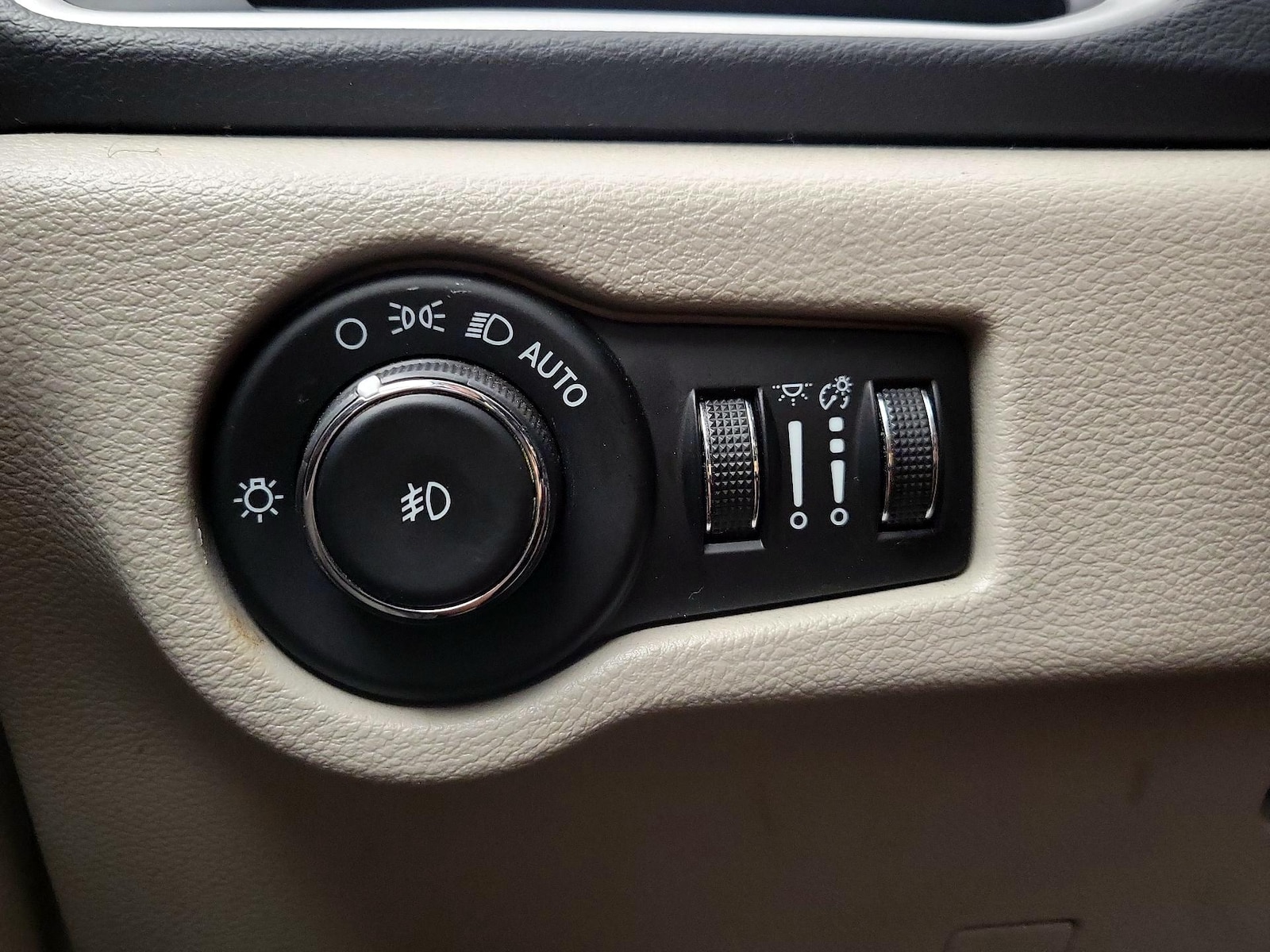 2023 Chrysler Pacifica Touring L - Photo 14