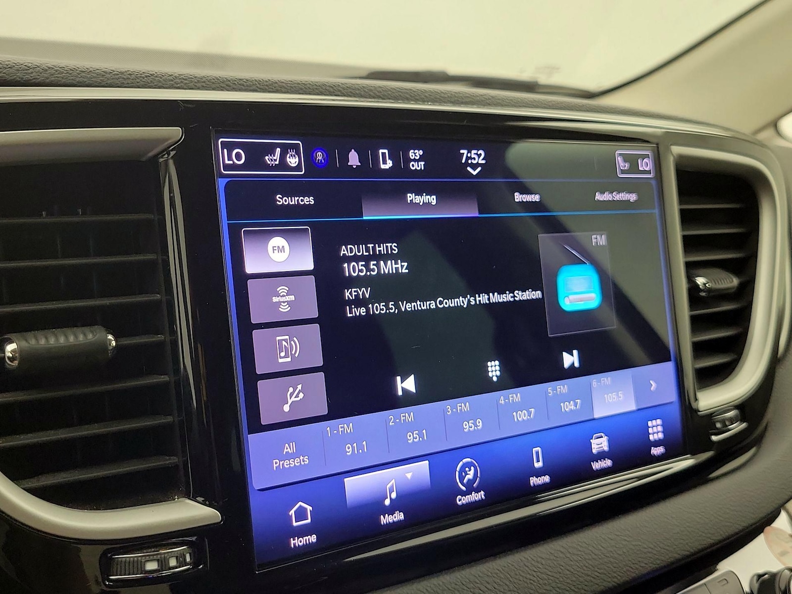 2023 Chrysler Pacifica Touring L - Photo 16