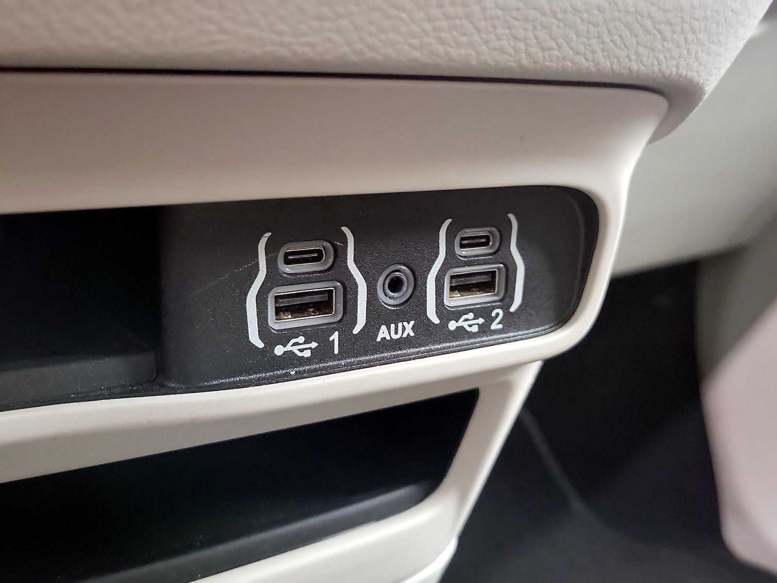 2023 Chrysler Pacifica Touring L - Photo 19