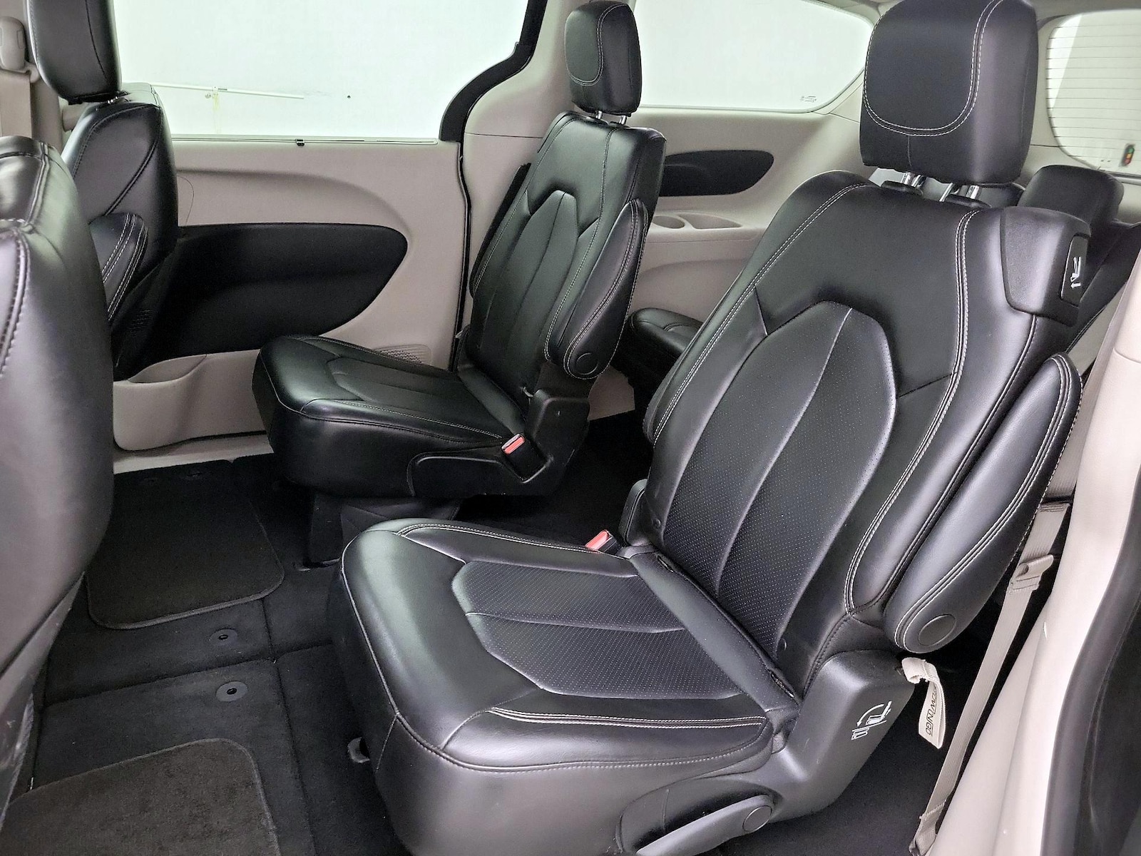 2023 Chrysler Pacifica Touring L - Photo 20