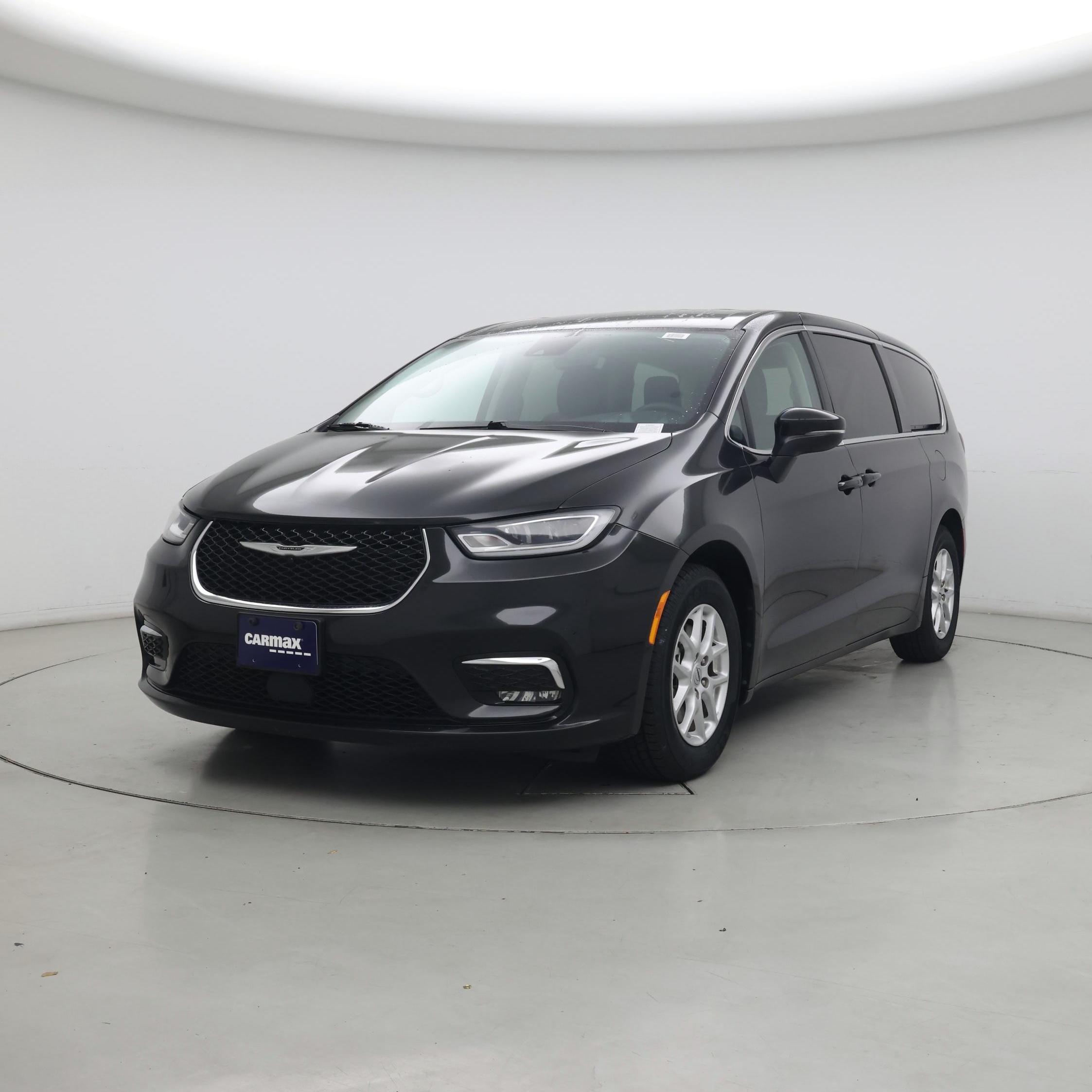 Thumbnail: 2023 Chrysler Pacifica - 4