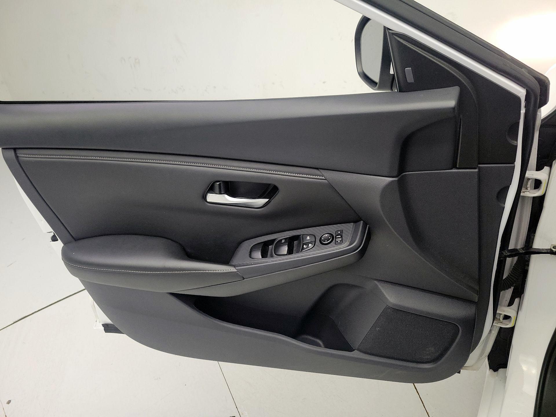 Thumbnail: 2023 Nissan Sentra - 12