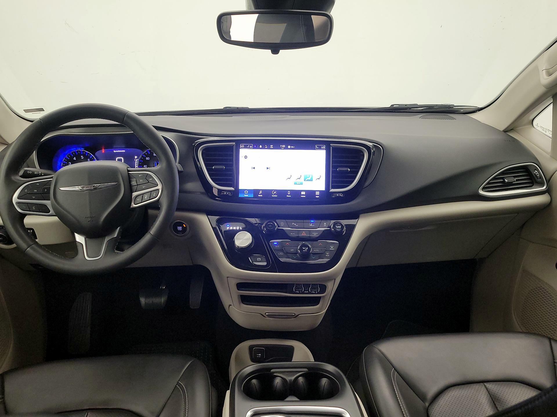 Thumbnail: 2023 Chrysler Pacifica - 9