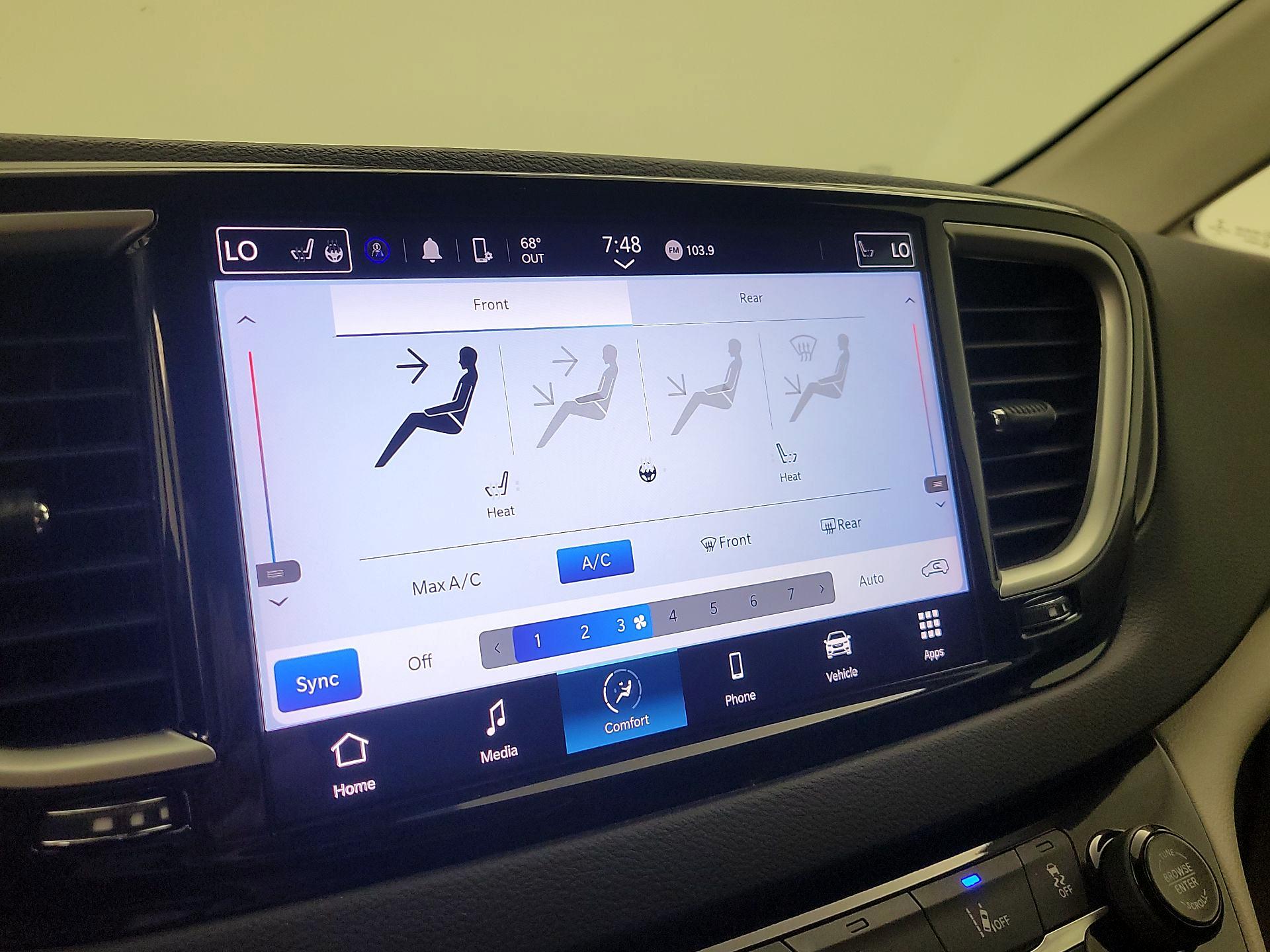 Thumbnail: 2023 Chrysler Pacifica - 16