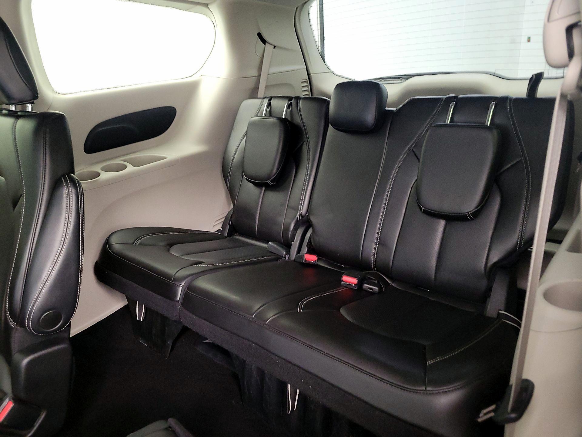 Thumbnail: 2023 Chrysler Pacifica - 20