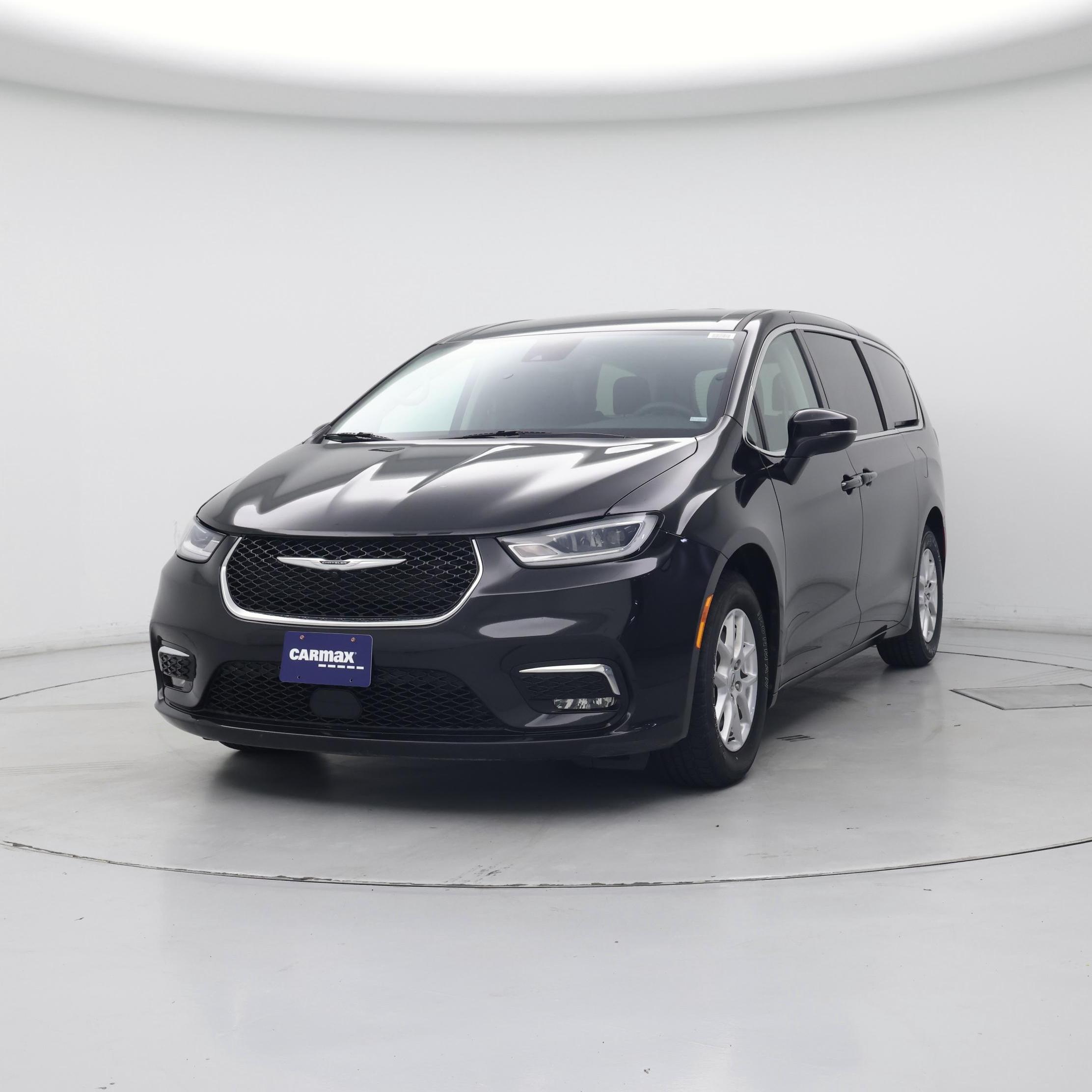 Thumbnail: 2023 Chrysler Pacifica - 4