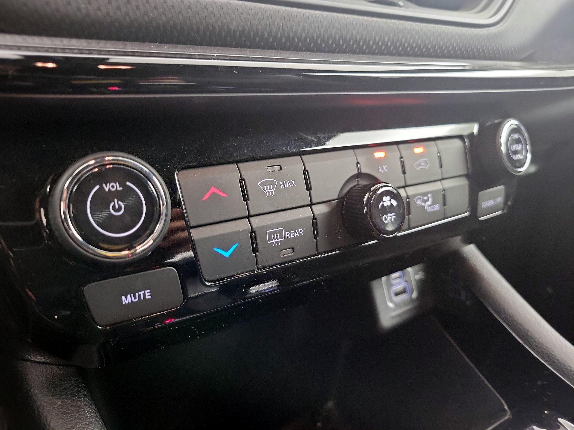 Thumbnail: 2024 Jeep Compass - 16