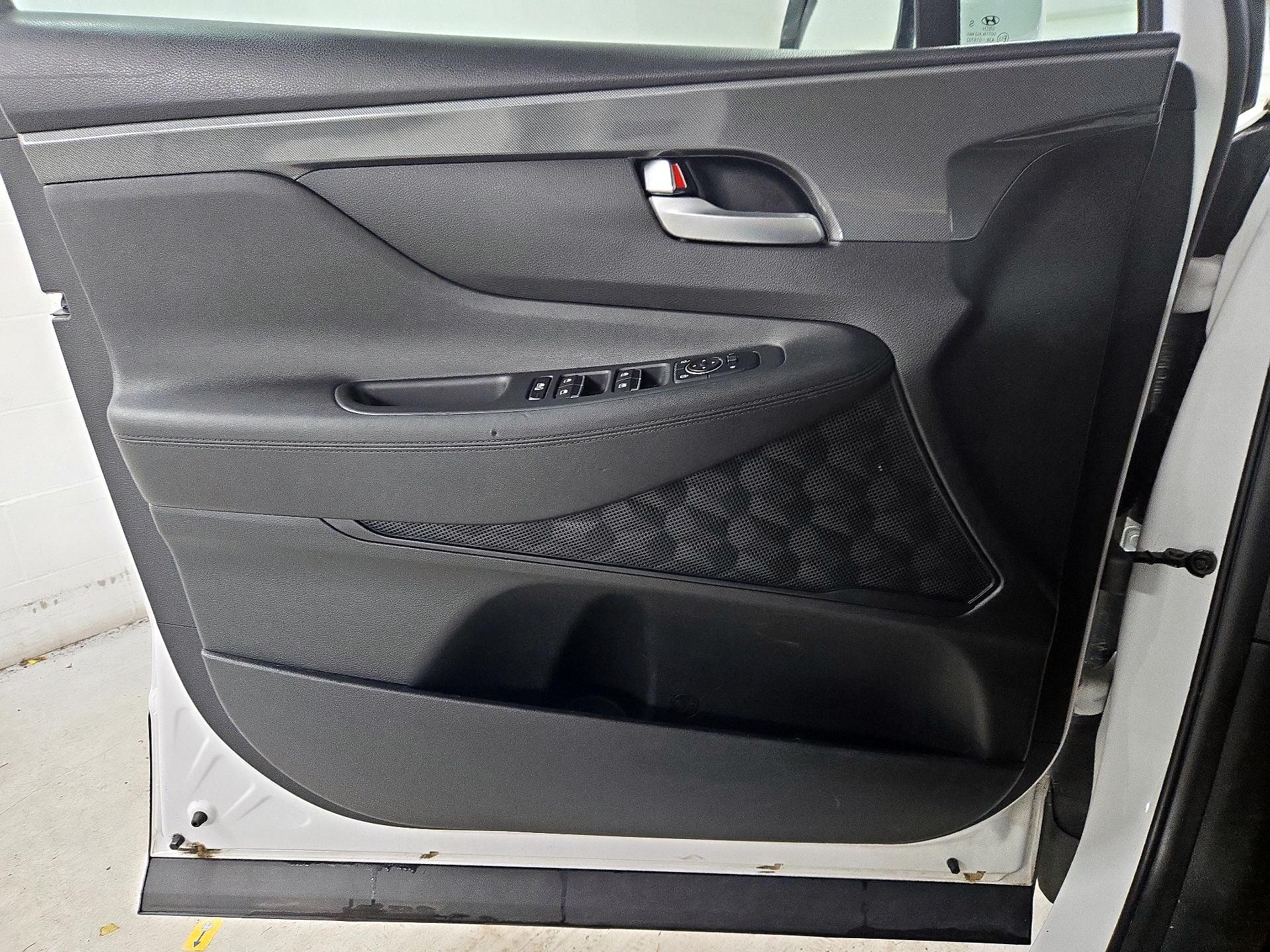 Thumbnail: 2023 Hyundai Santa Fe - 12