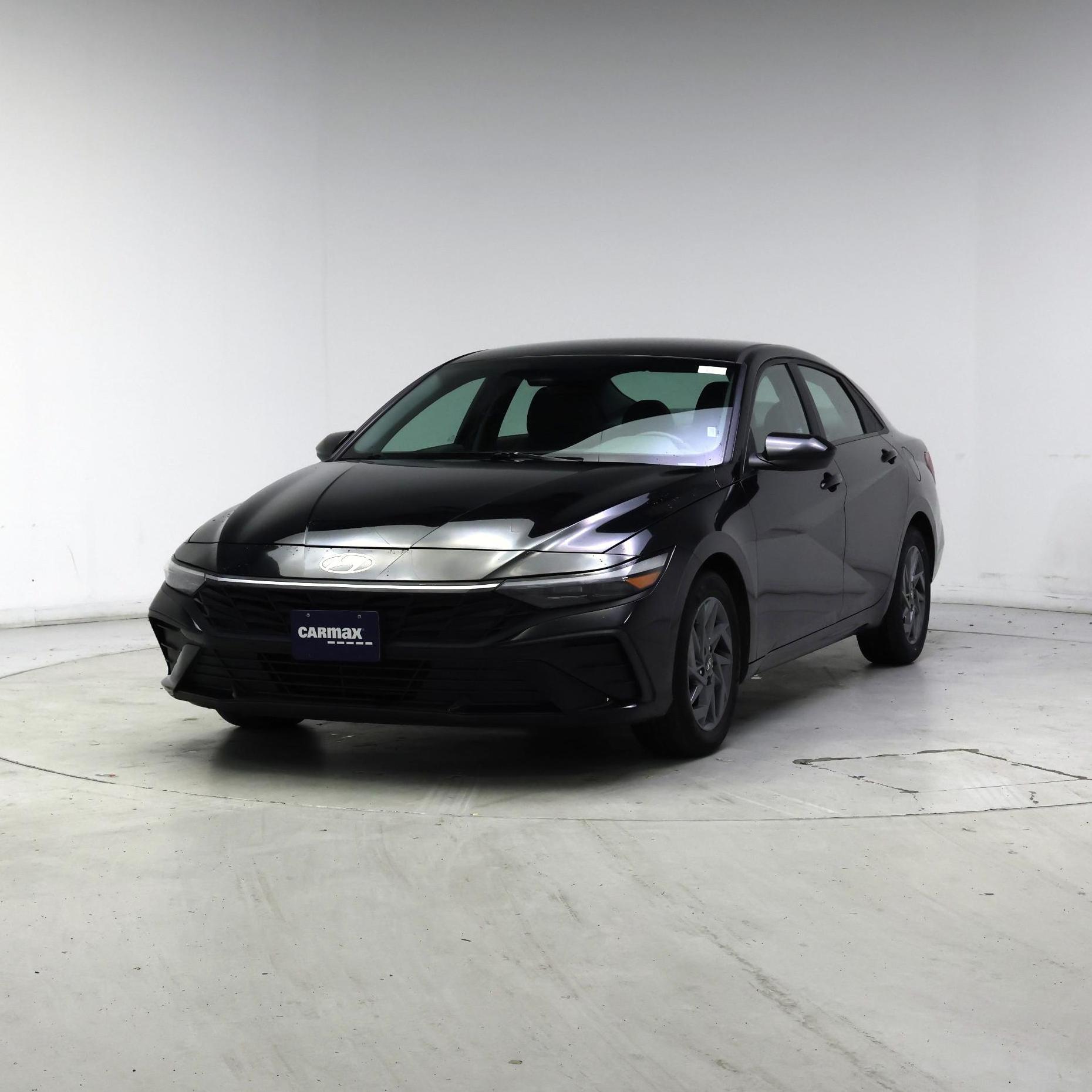 Thumbnail: 2024 Hyundai Elantra - 4