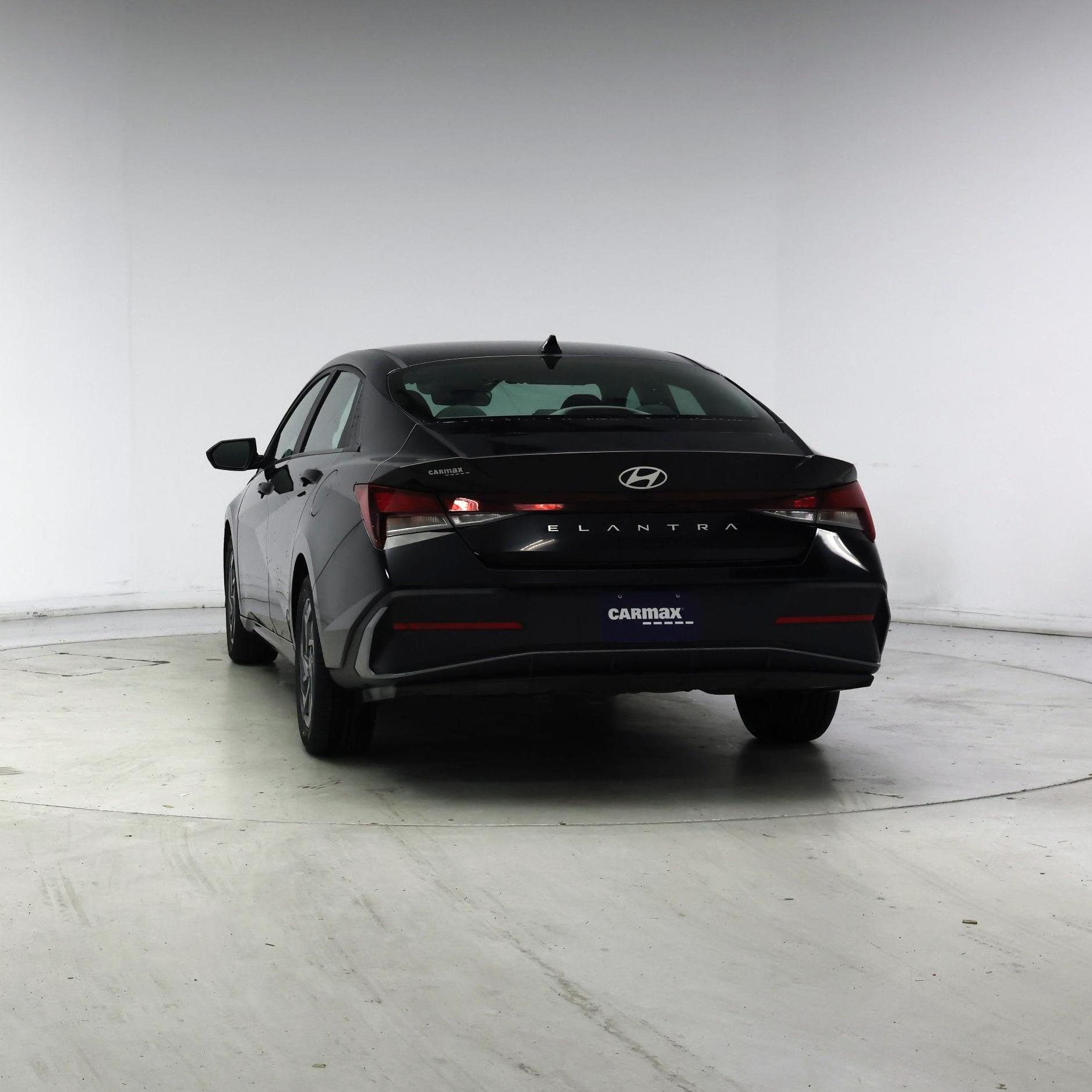 Thumbnail: 2024 Hyundai Elantra - 6