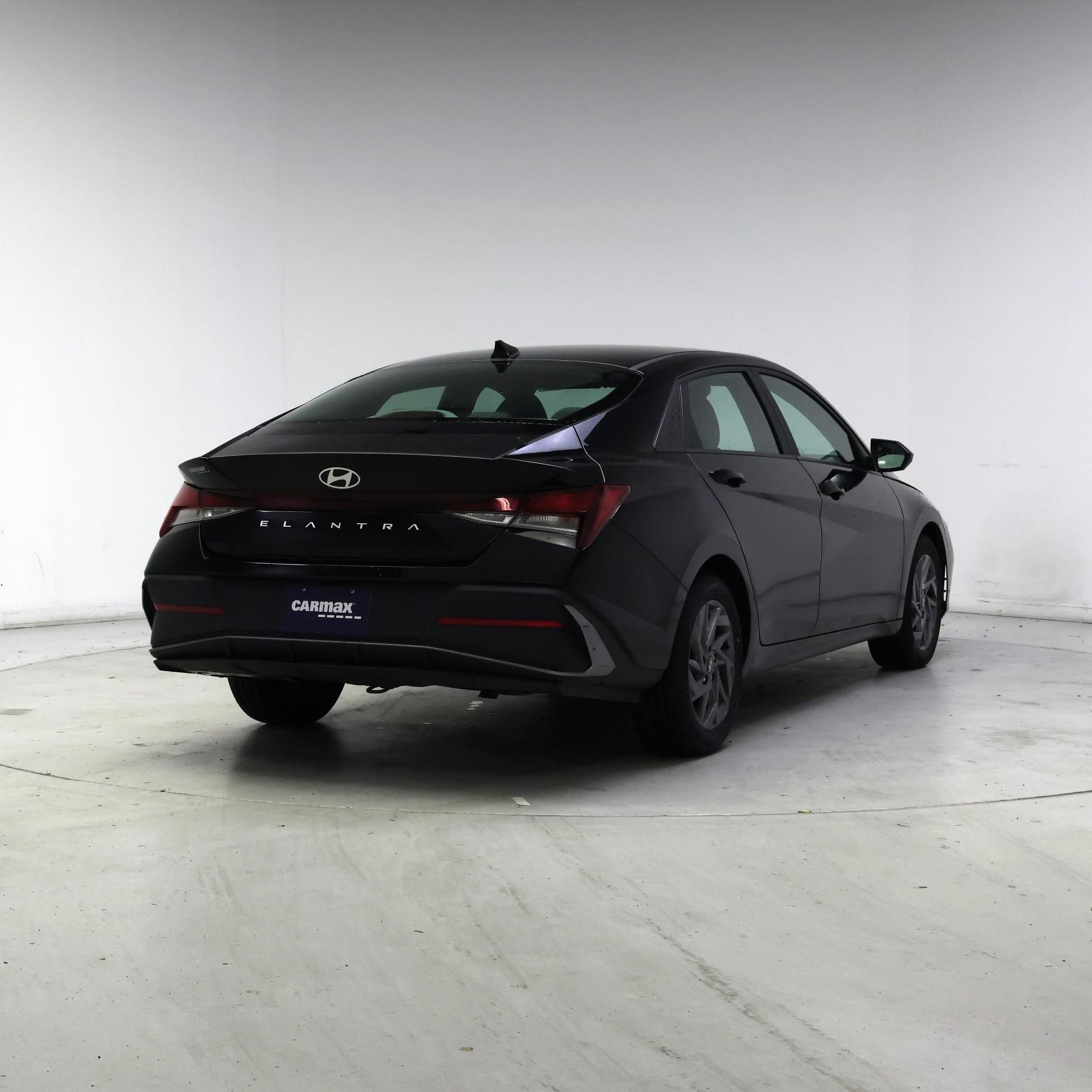 Thumbnail: 2024 Hyundai Elantra - 8