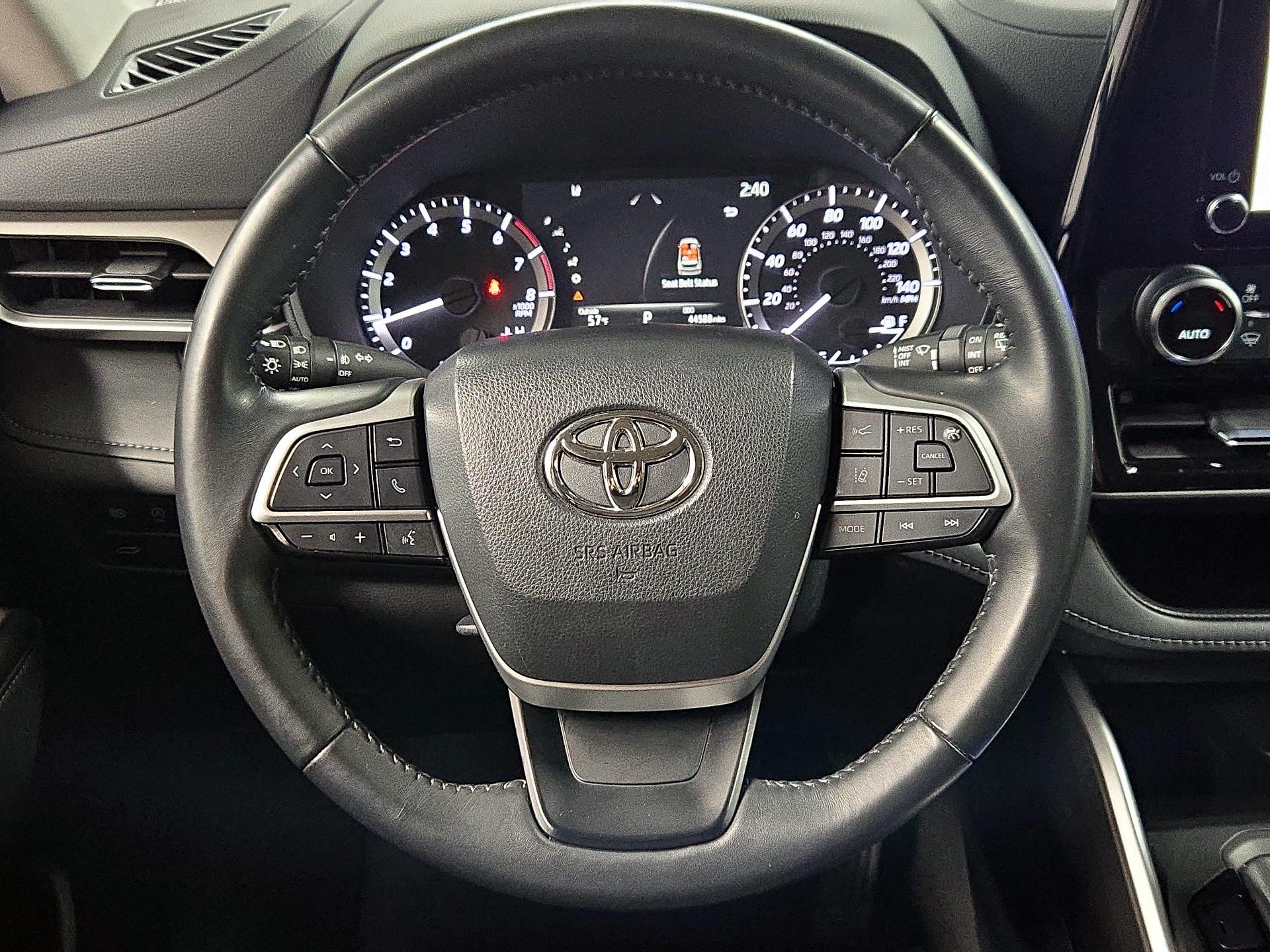 Thumbnail: 2023 Toyota Highlander - 10