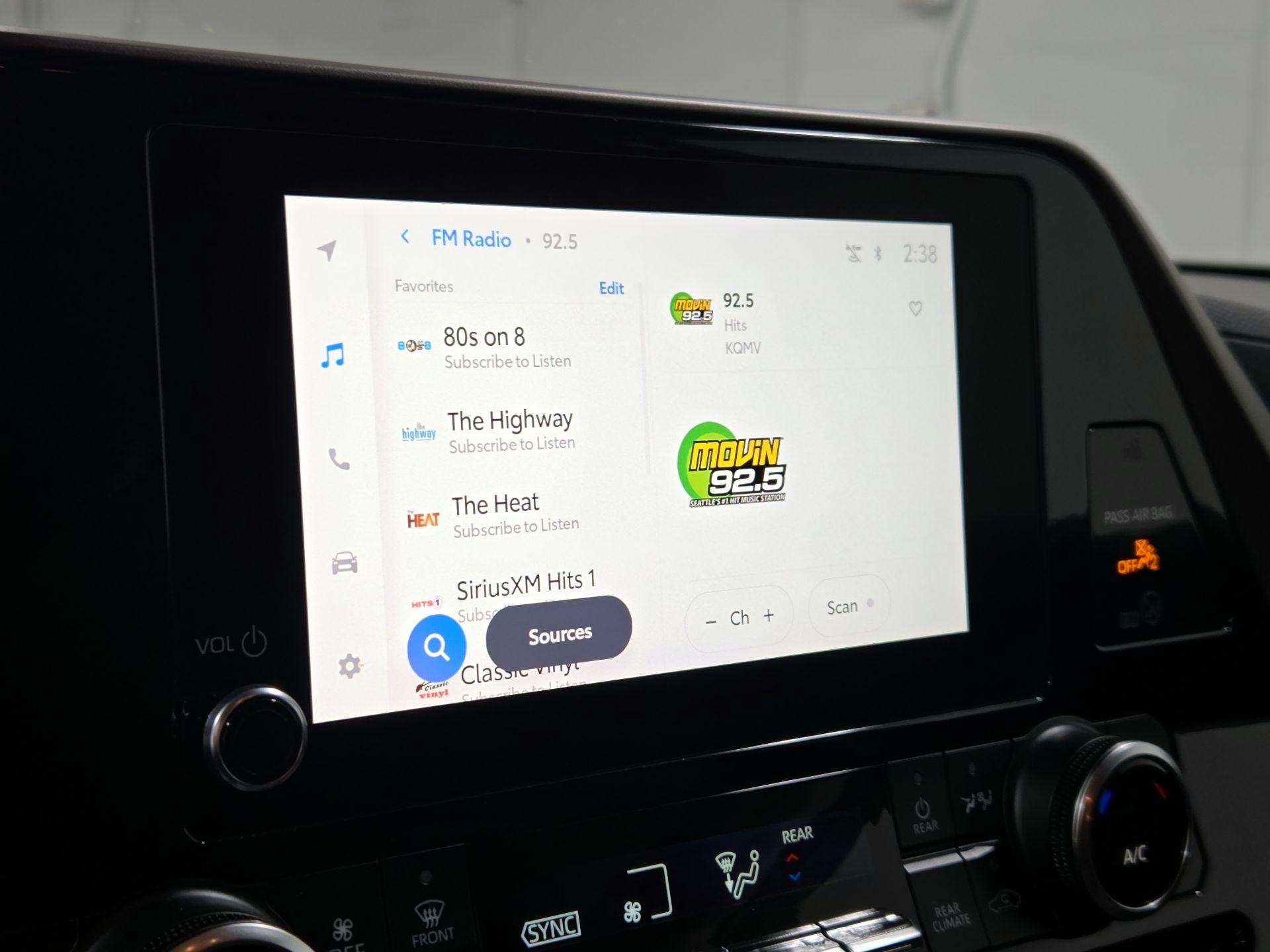 Thumbnail: 2023 Toyota Highlander - 15