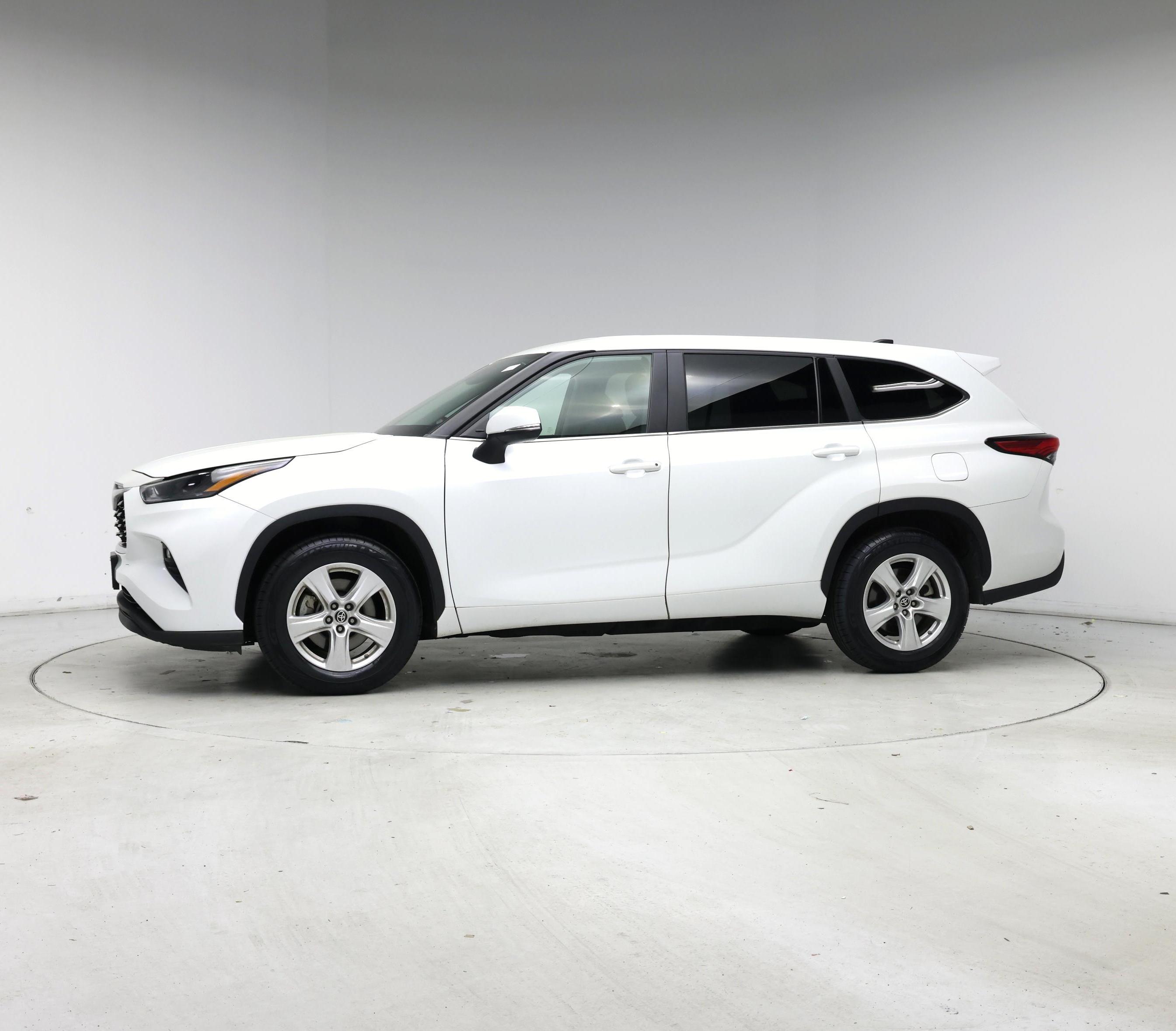 Thumbnail: 2023 Toyota Highlander - 3
